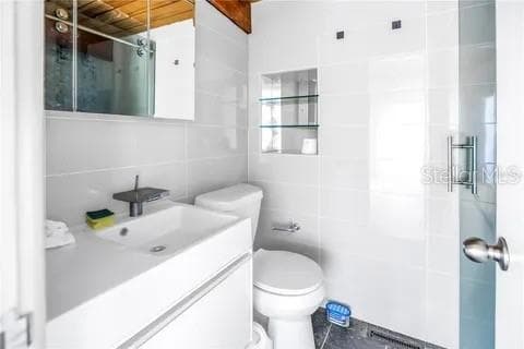 Single Family Residence at 31 DOLPHIN DR, TREASURE ISLAND, photo 16 of 39