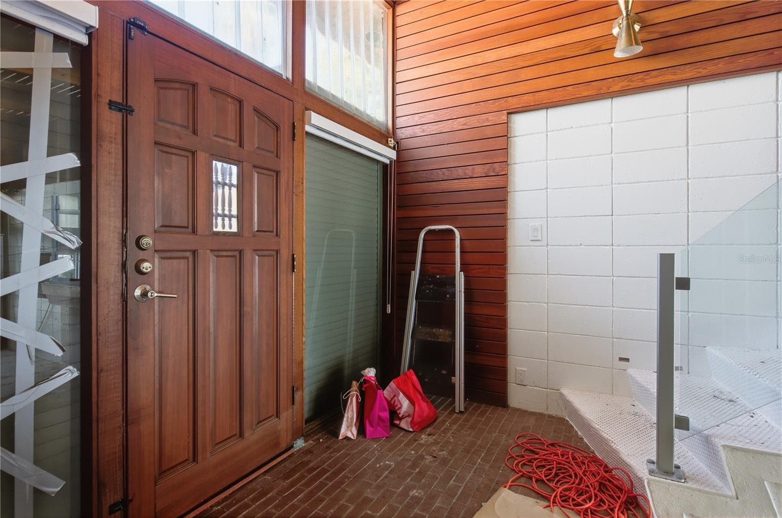 Single Family Residence at 31 DOLPHIN DR, TREASURE ISLAND, photo 19 of 39