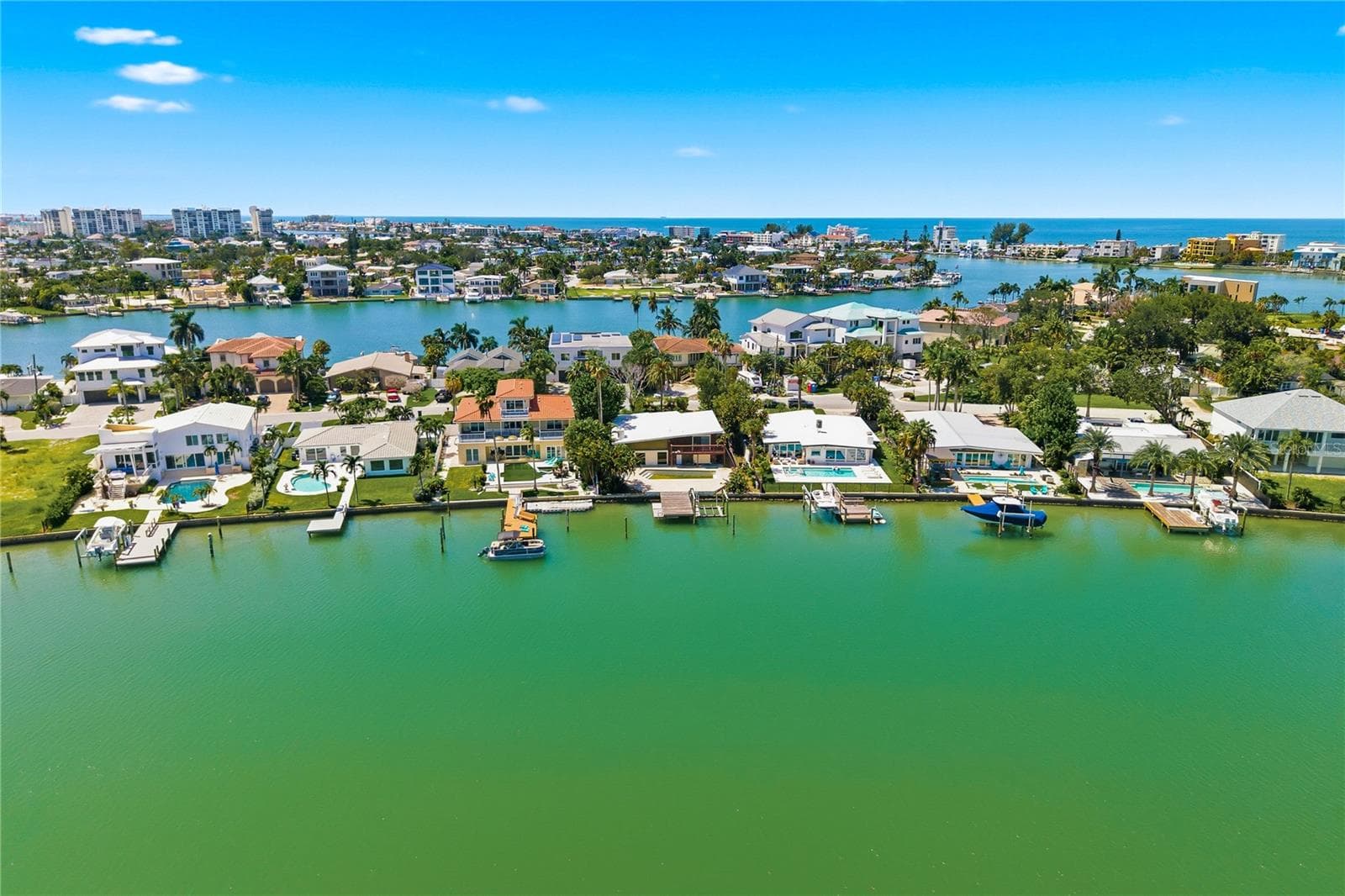 Single Family Residence at 31 DOLPHIN DR, TREASURE ISLAND, photo 35 of 39
