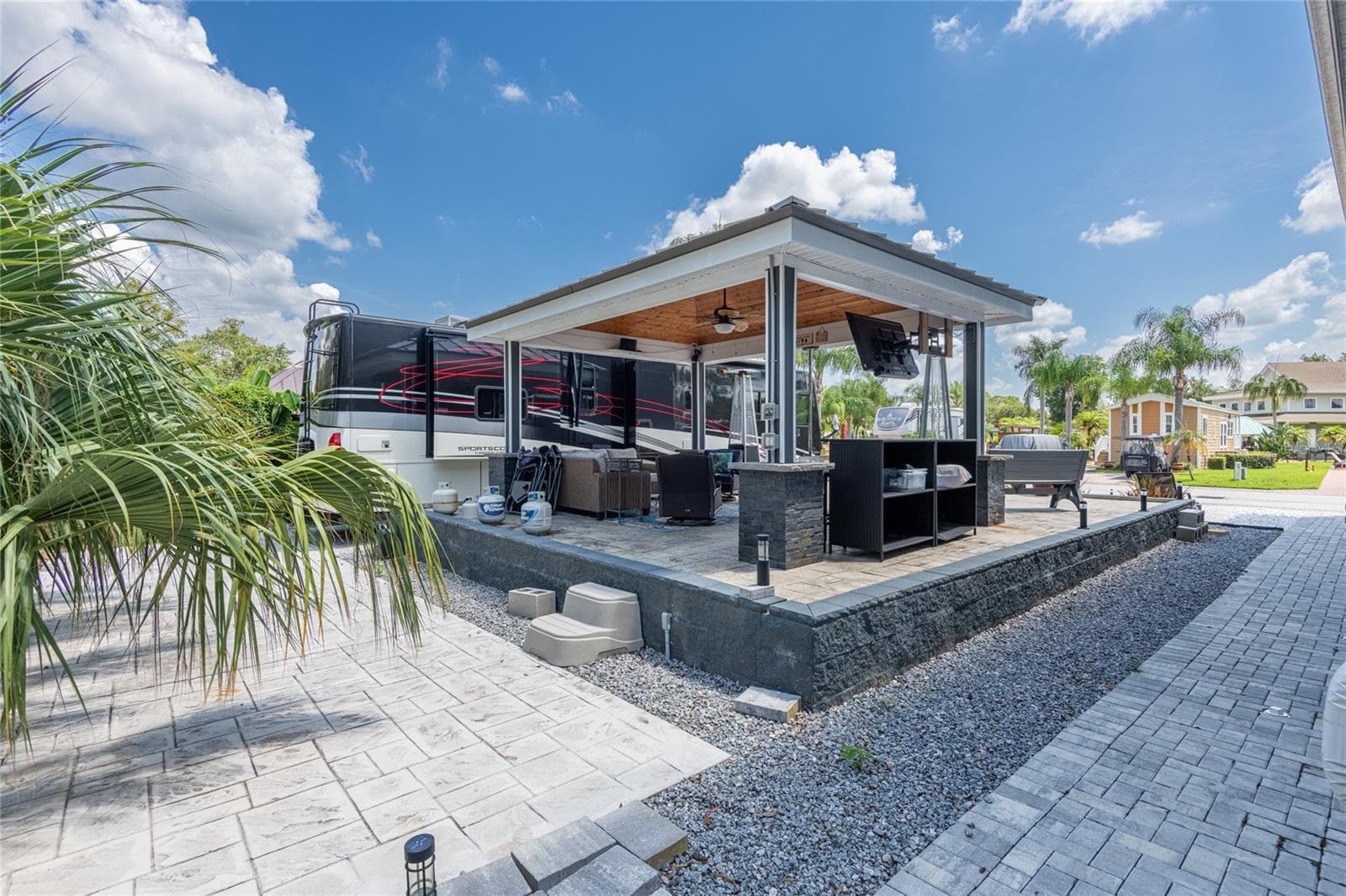 Adjacent RV lot with TIKI Hut- a fabulous way to entertain ! - 6757 AMANDA VISTA CIR, LAND O LAKES