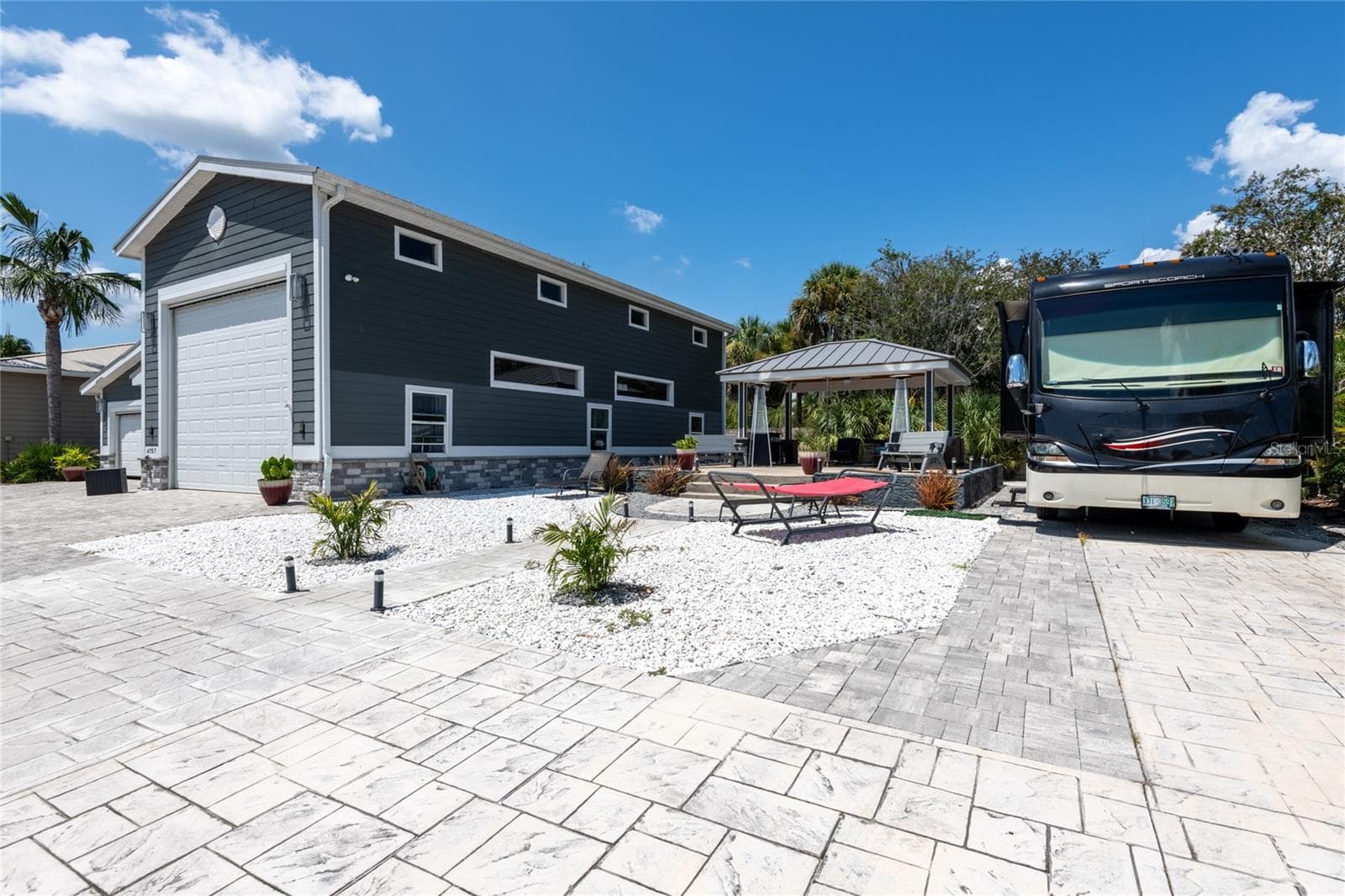 Carriage house and Tiki HUT lot w/RV - 6757 AMANDA VISTA CIR, LAND O LAKES