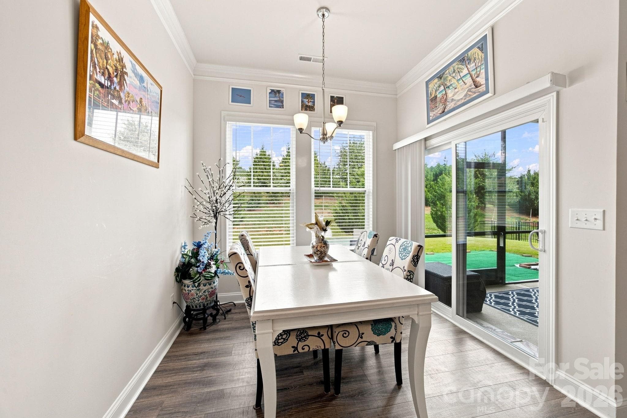 casual dining room - 354 Secretariat Drive, Iron Station