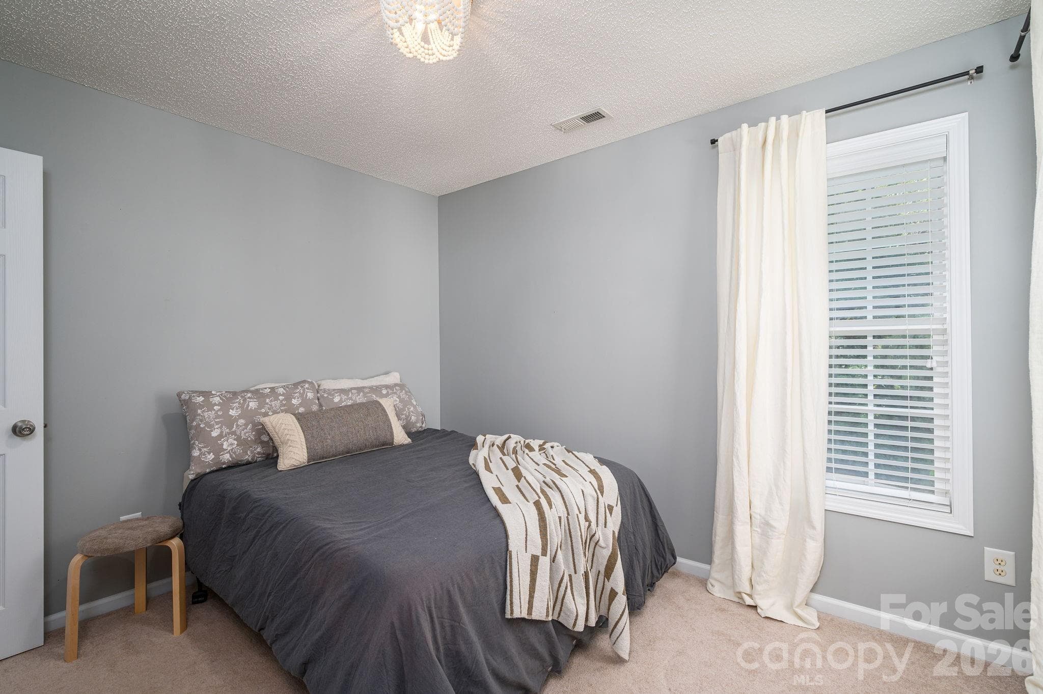 Single Family Residence at 908 Carole Summey Drive, Dallas, photo 38 of 48