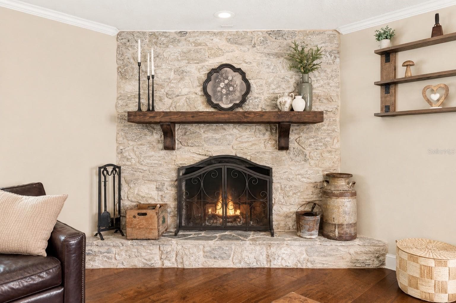 Living room - 23458 CROOM RD, BROOKSVILLE