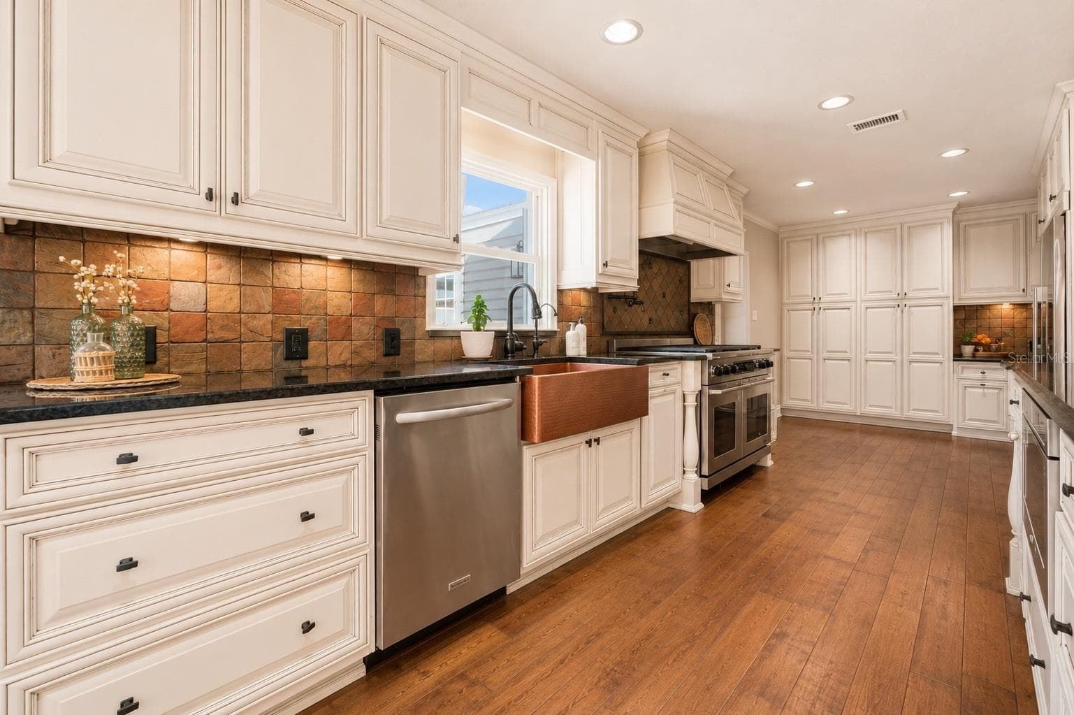 Kitchen - 23458 CROOM RD, BROOKSVILLE