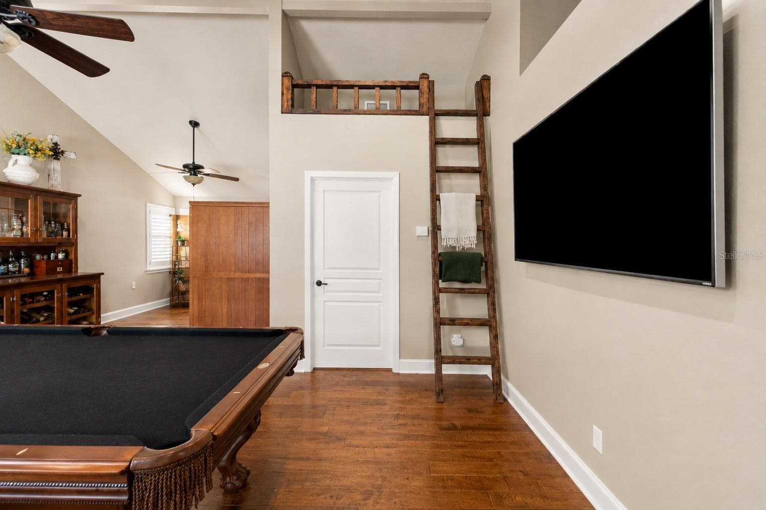 Game room/reading loft - 23458 CROOM RD, BROOKSVILLE