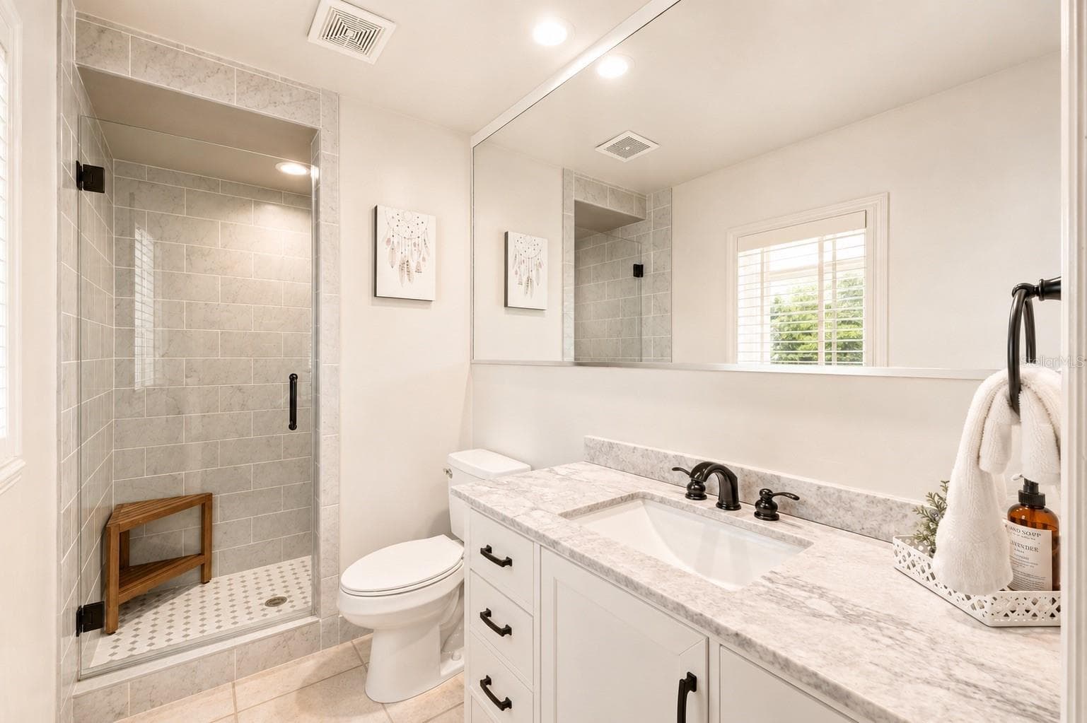 Guest bathroom #2 - 23458 CROOM RD, BROOKSVILLE