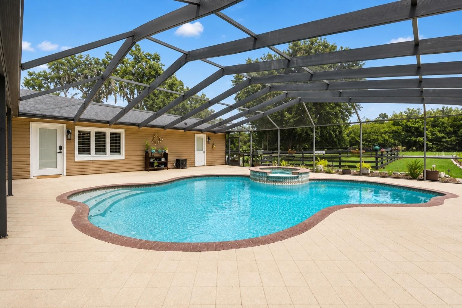Screen enclosed pool - 23458 CROOM RD, BROOKSVILLE