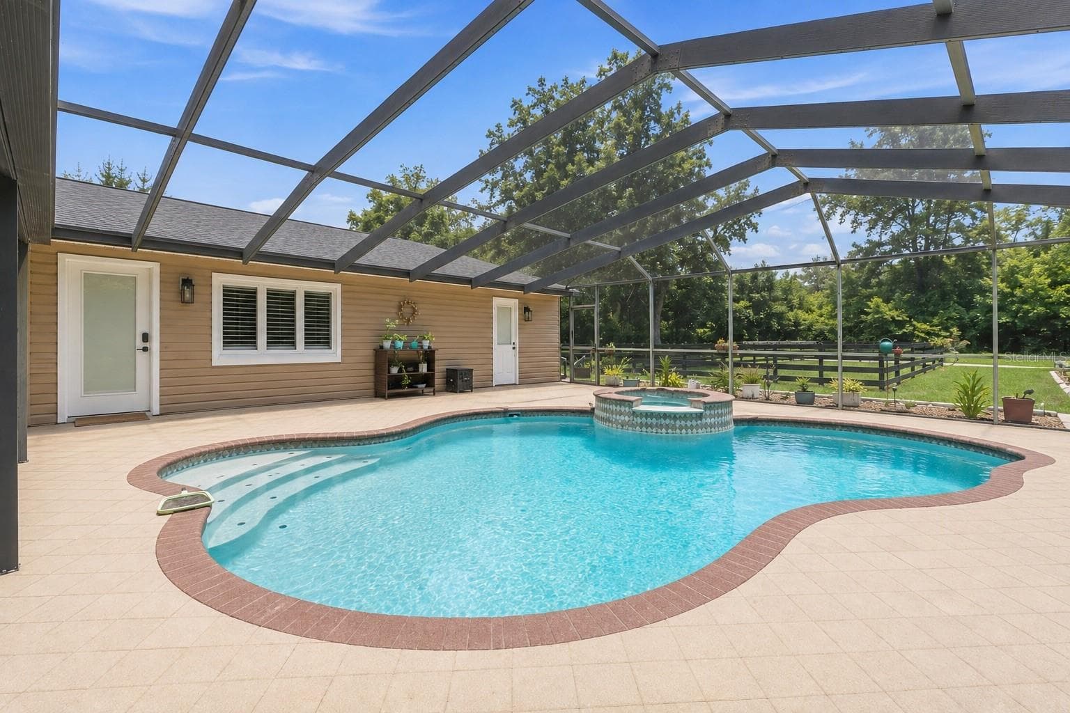 Screen enclosed pool - 23458 CROOM RD, BROOKSVILLE