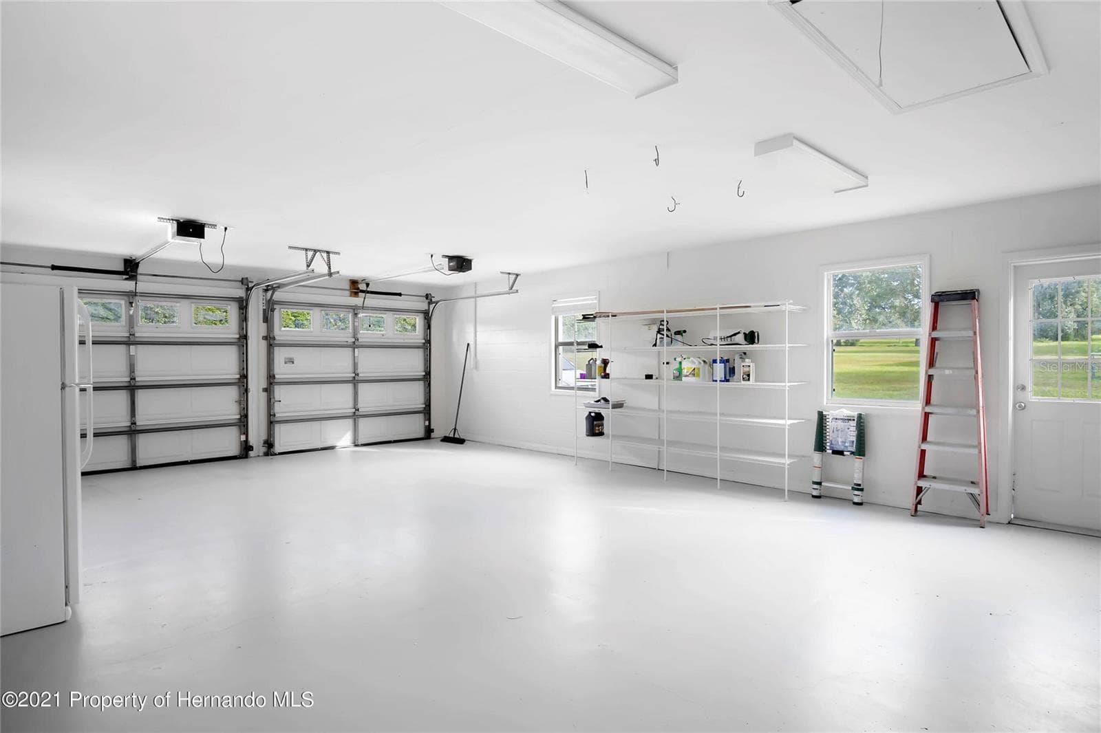 2 car garage - 23458 CROOM RD, BROOKSVILLE