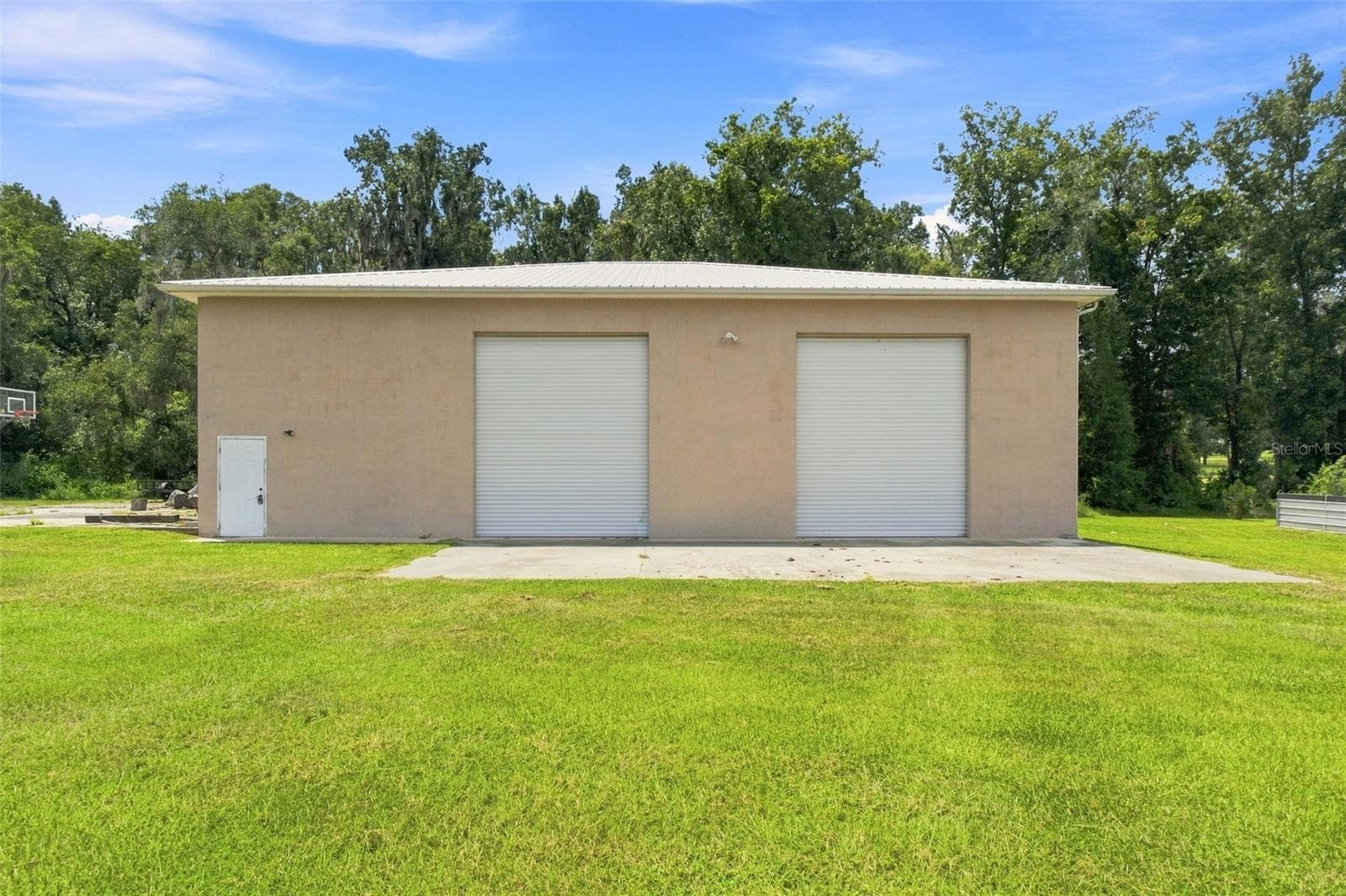 Detached garage - 23458 CROOM RD, BROOKSVILLE