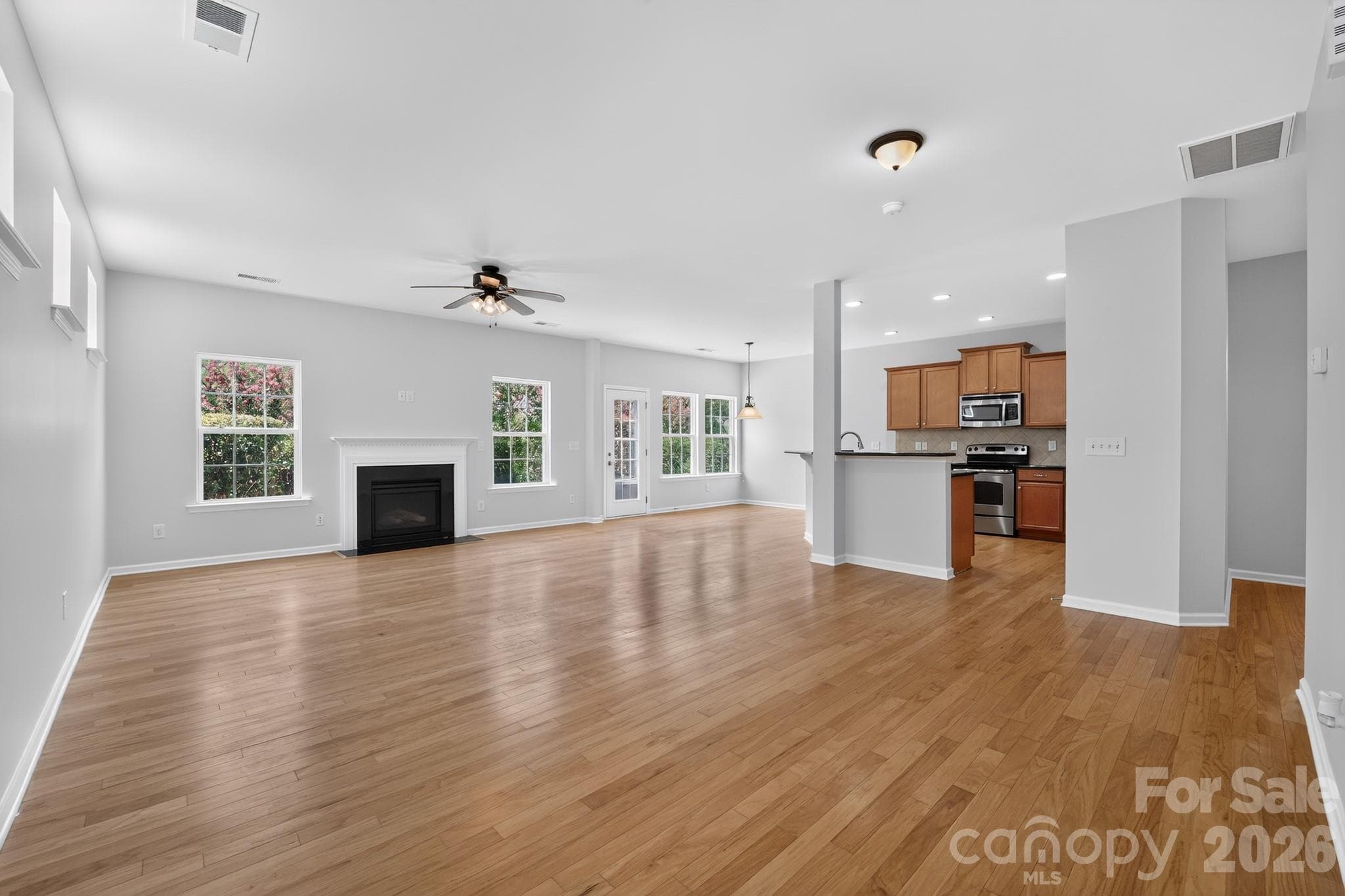 Single Family Residence at 78199 Rillstone Drive, Lancaster, photo 7 of 21