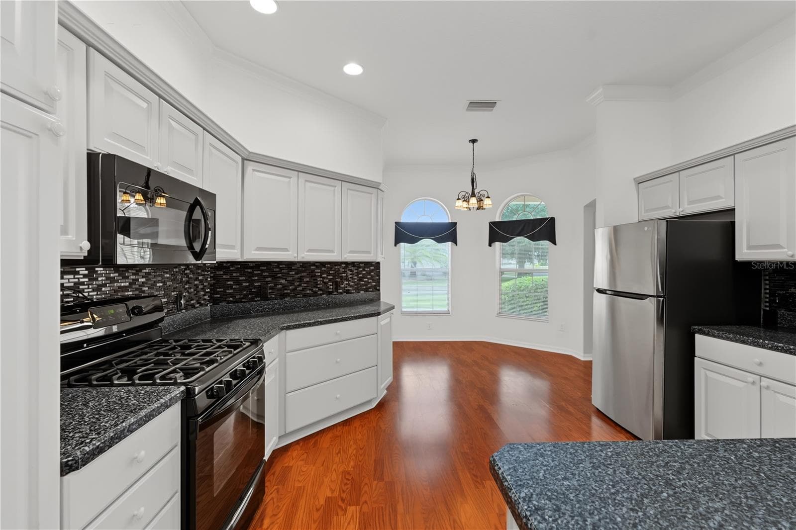Single Family Residence at 556 KINGSTON WAY, THE VILLAGES, photo 4 of 38