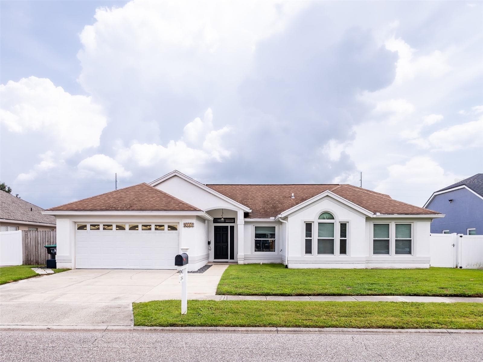 2540 ROLLING BROAK DR