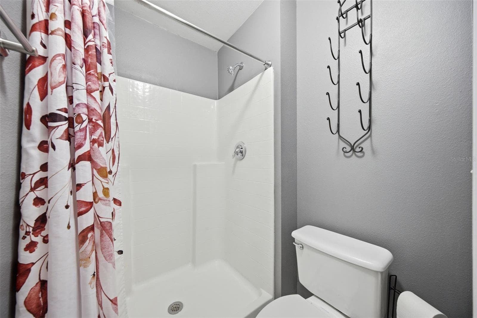 Shower in the Primary. There is also a bathtub! - 10412 FLY FISHING ST, RIVERVIEW