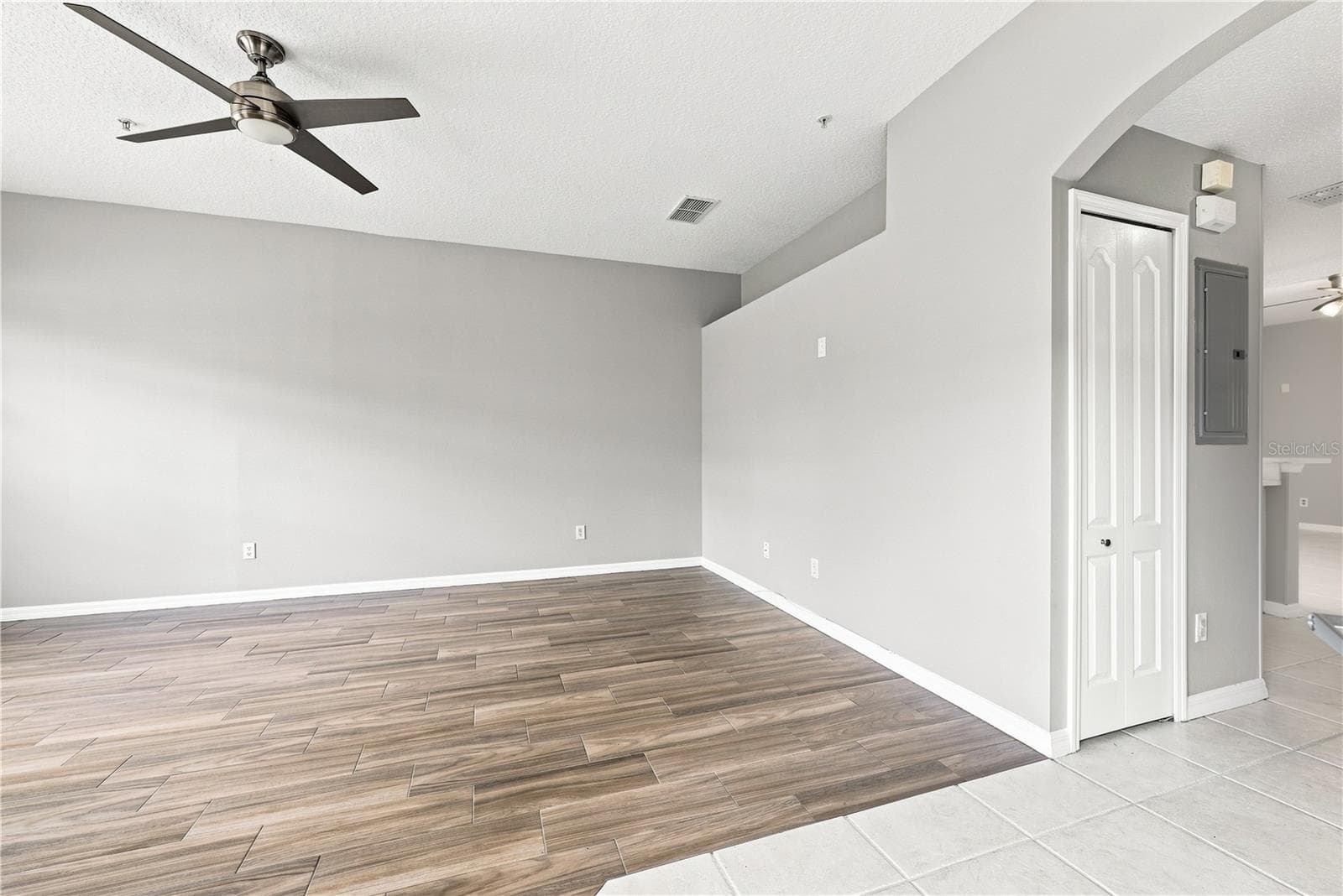 Condominium at 673 SANDY NECK LN #103, ALTAMONTE SPRINGS, photo 4 of 35