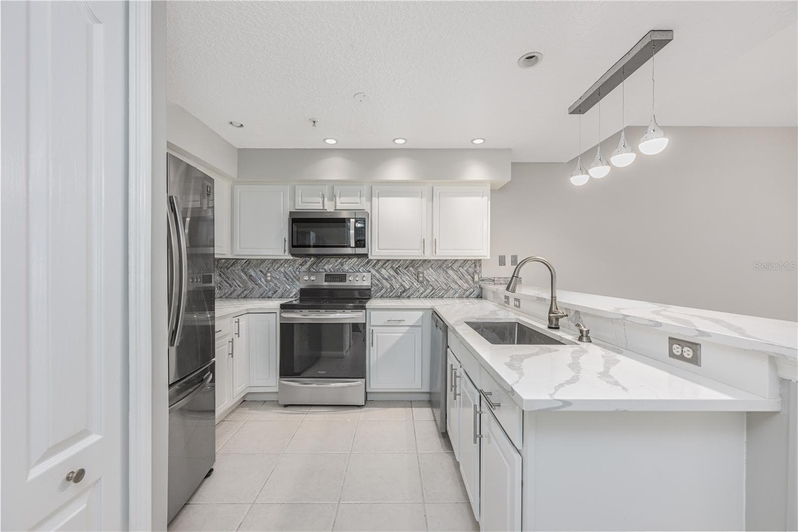 Condominium at 673 SANDY NECK LN #103, ALTAMONTE SPRINGS, photo 6 of 35