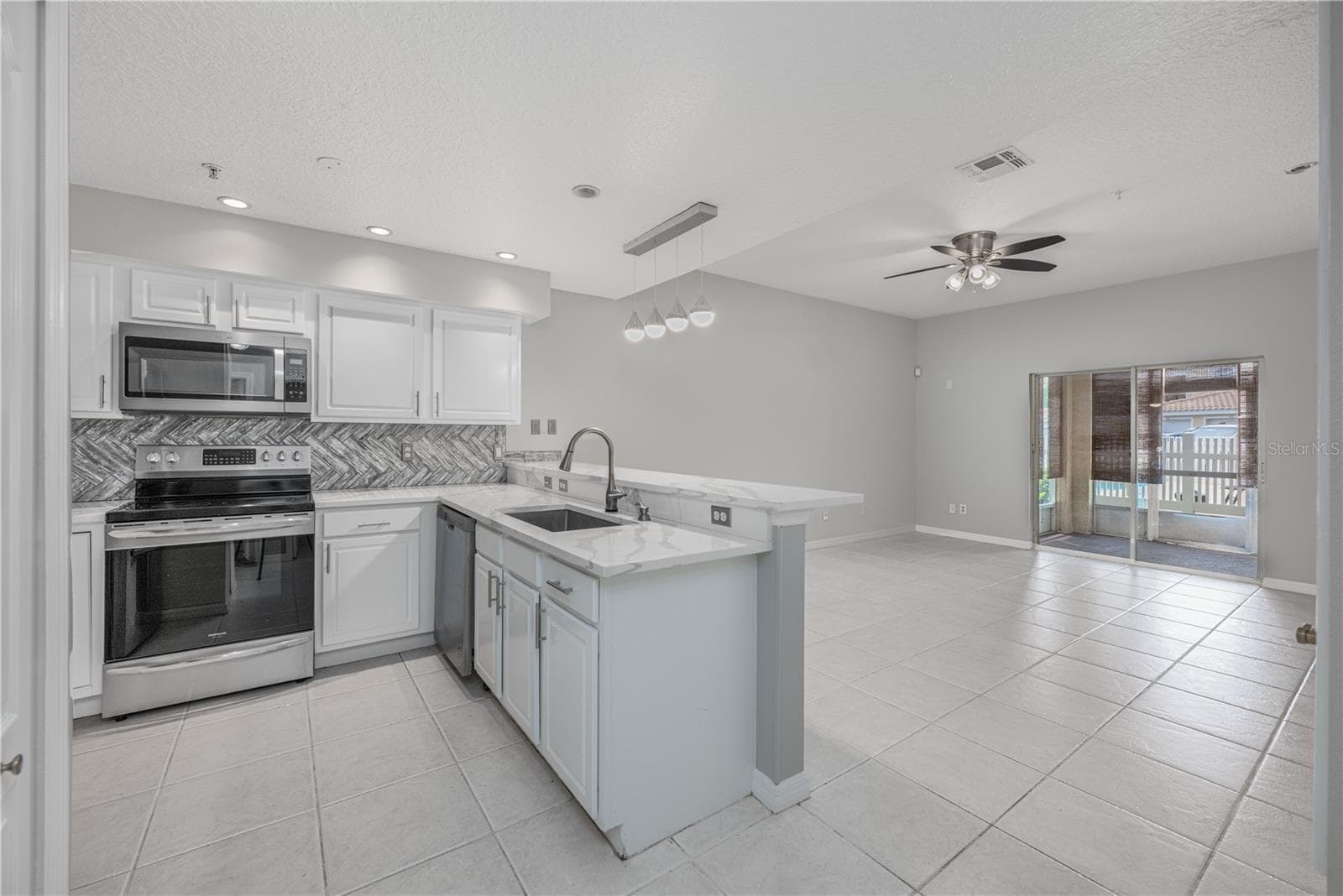 Condominium at 673 SANDY NECK LN #103, ALTAMONTE SPRINGS, photo 7 of 35