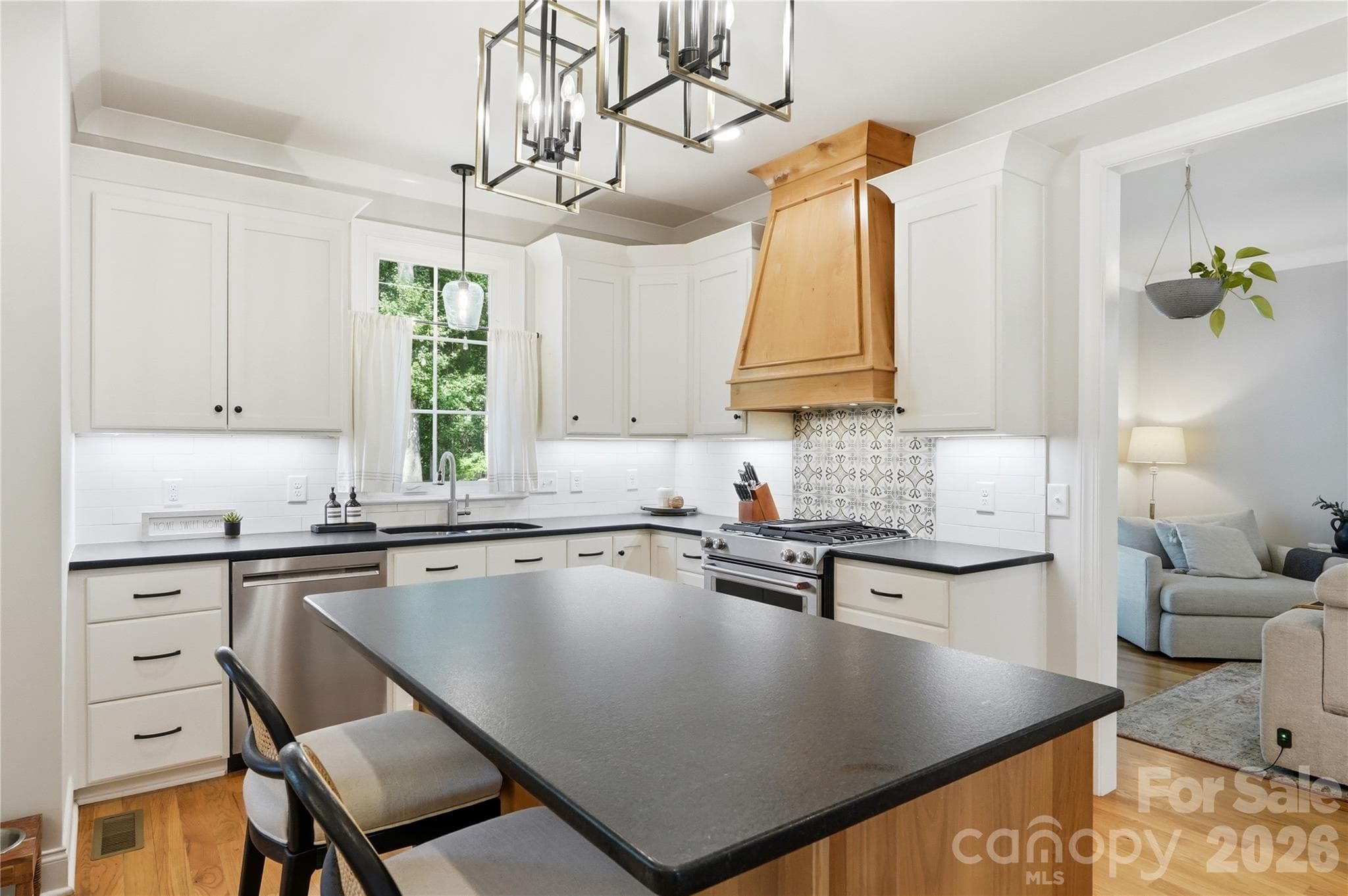 Single Family Residence at 10154 Jim Sossoman Road, Midland, photo 15 of 48