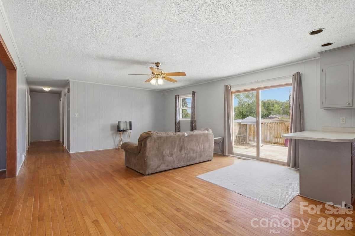 Single Family Residence at 990 Colonial Drive, China Grove, photo 6 of 25