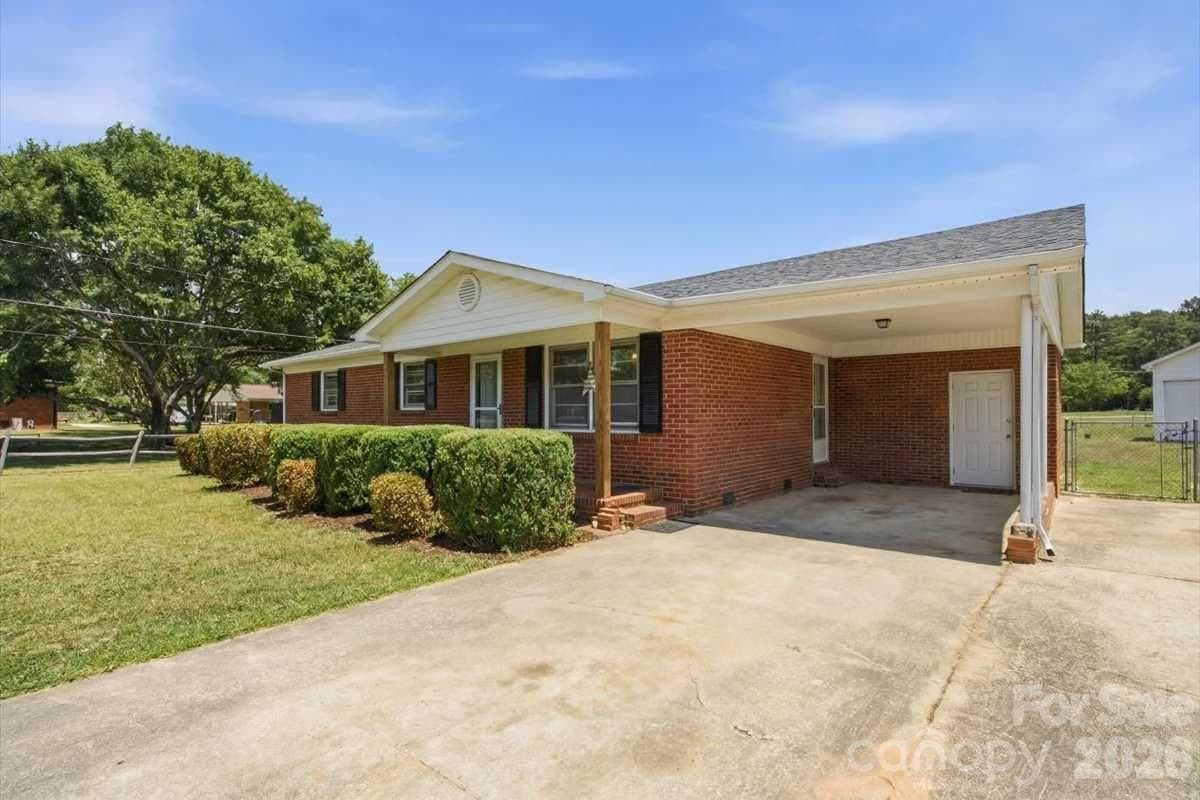 Single Family Residence at 990 Colonial Drive, China Grove, photo 22 of 25