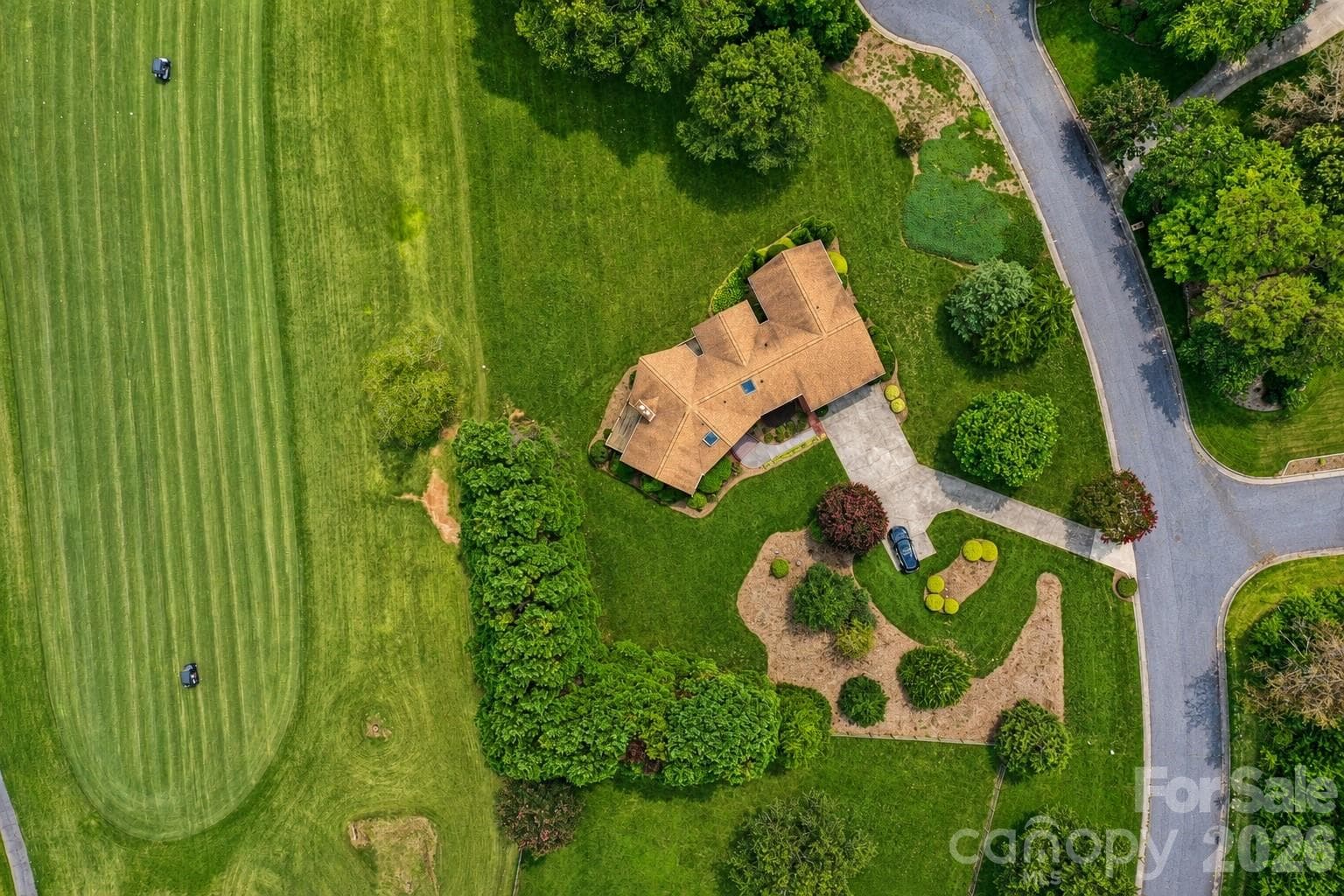 Home located on a cul de sac street and 14th hole on the Sulfur Course - 3711 Blendwood Lane NE, Hickory