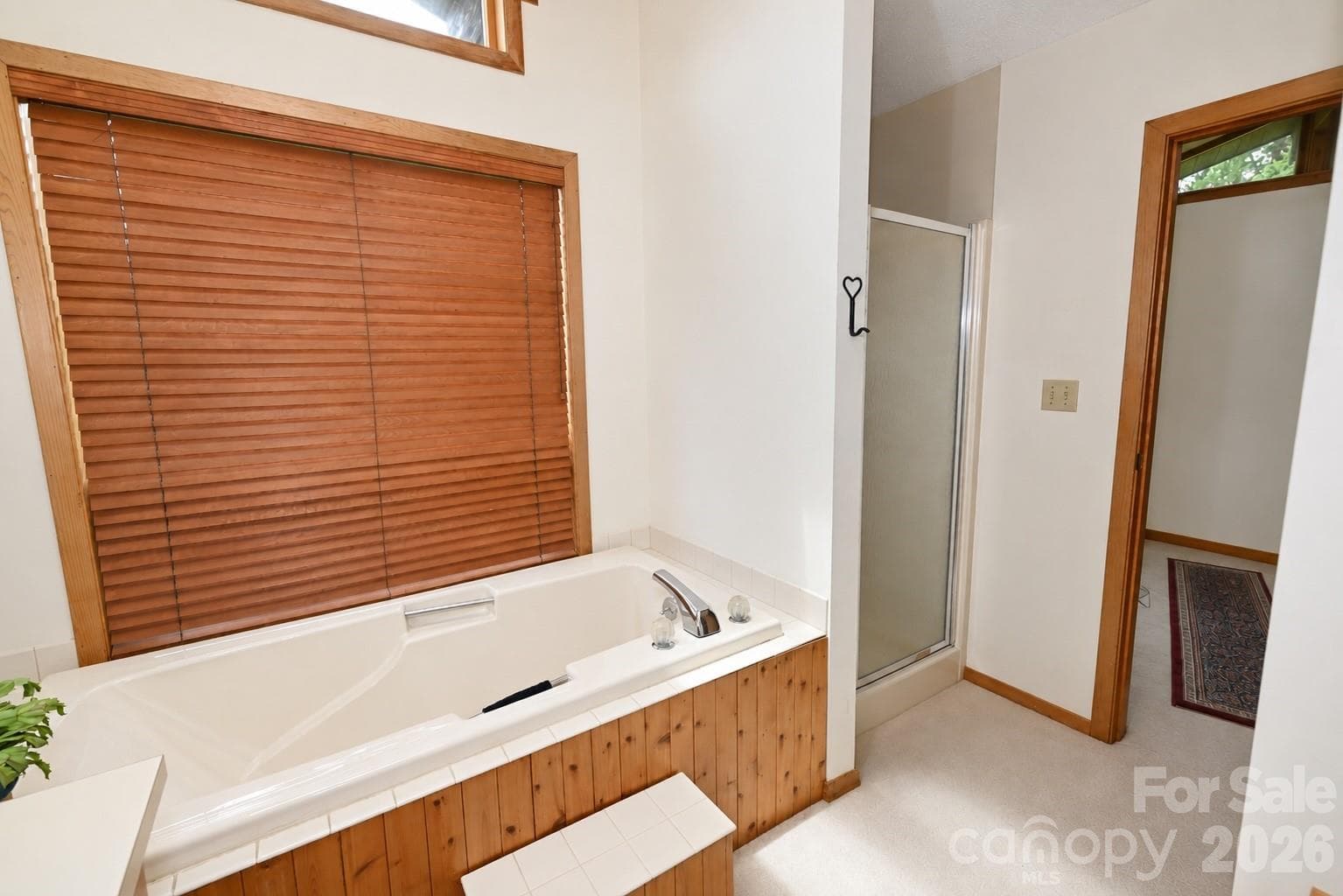 Guest En Suite Bathroom - 3711 Blendwood Lane NE, Hickory