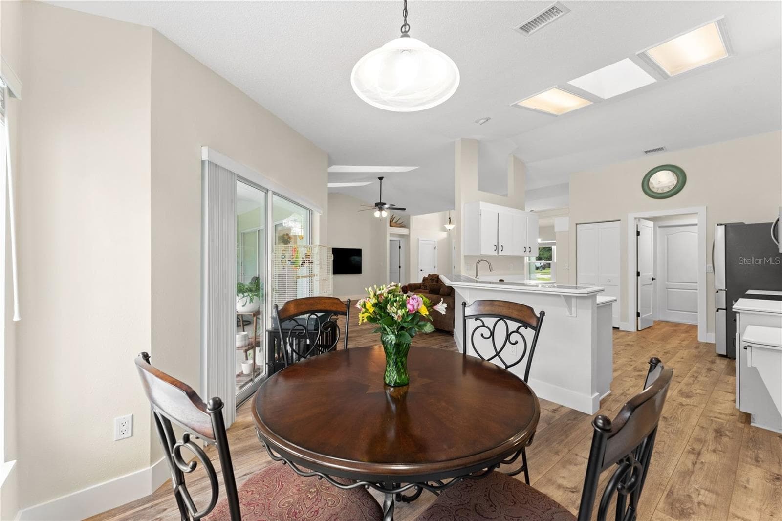 Breakfast nook views to the kitchen and living areas. - 846 MARLEY DR, PORT ORANGE