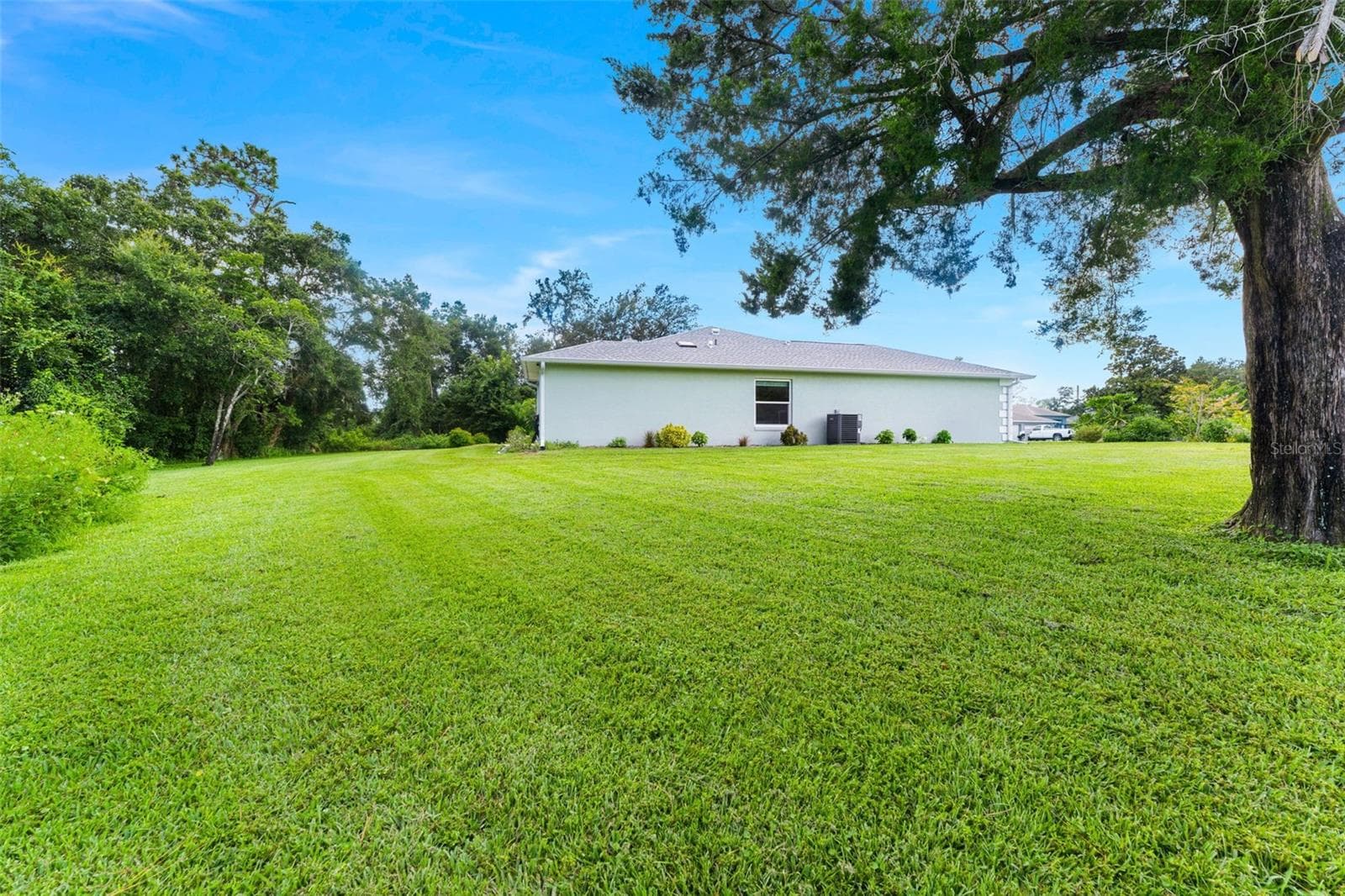 North side yard - 846 MARLEY DR, PORT ORANGE