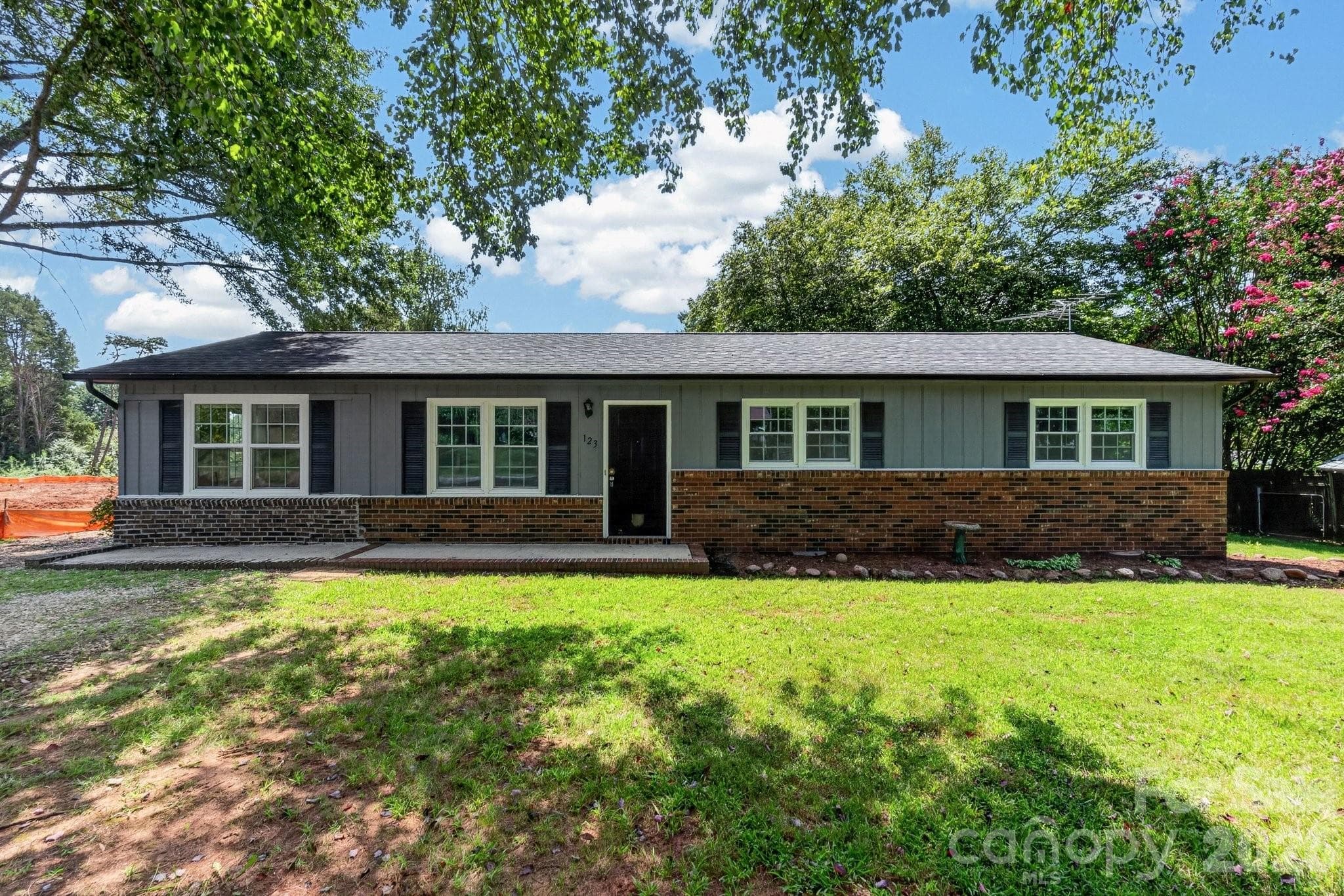 123 Robinette Lane