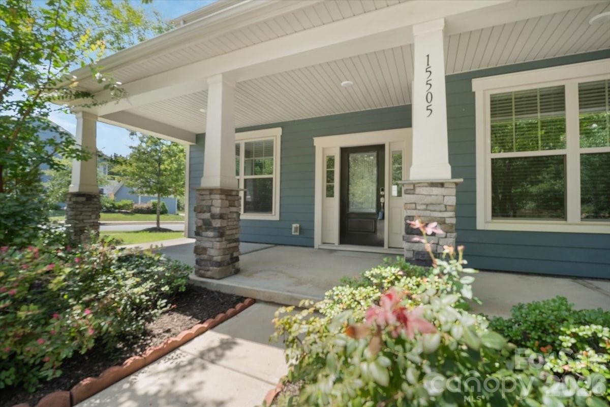 Single Family Residence at 15505 Davidson East Drive, Davidson, photo 4 of 48