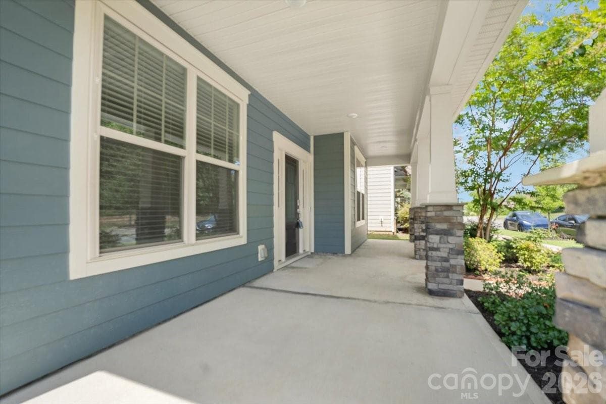 Single Family Residence at 15505 Davidson East Drive, Davidson, photo 5 of 48
