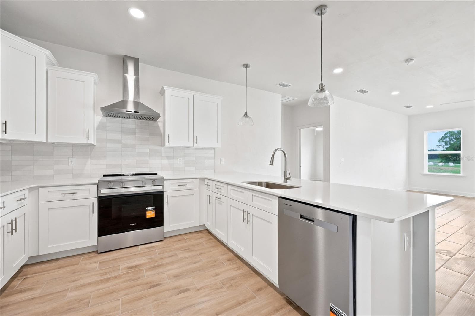 Single Family Residence at 21022 SW 1ST PL, NEWBERRY, photo 8 of 37