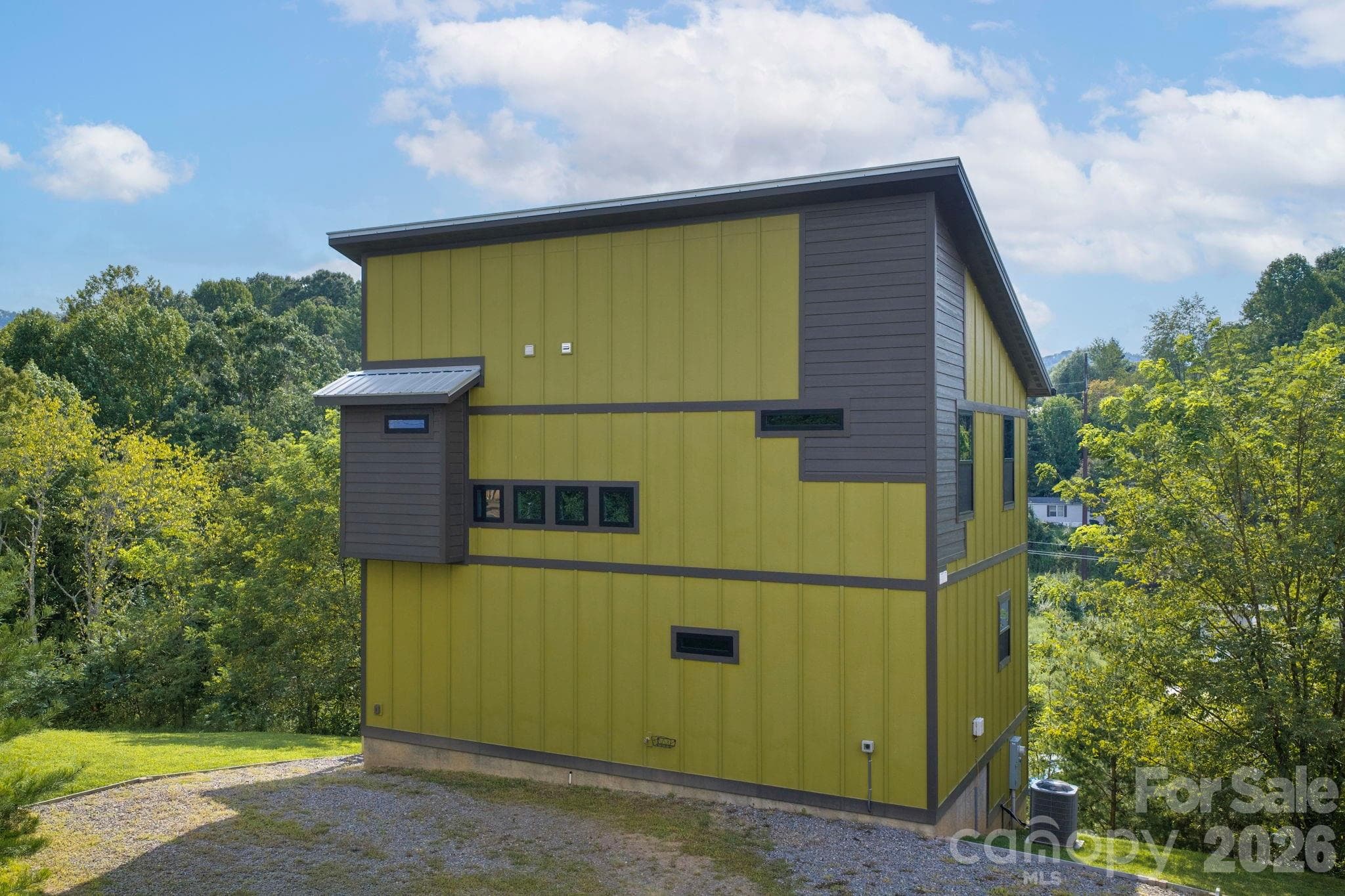 Single Family Residence at 613 Salem Heights Lane, Swannanoa, photo 4 of 40