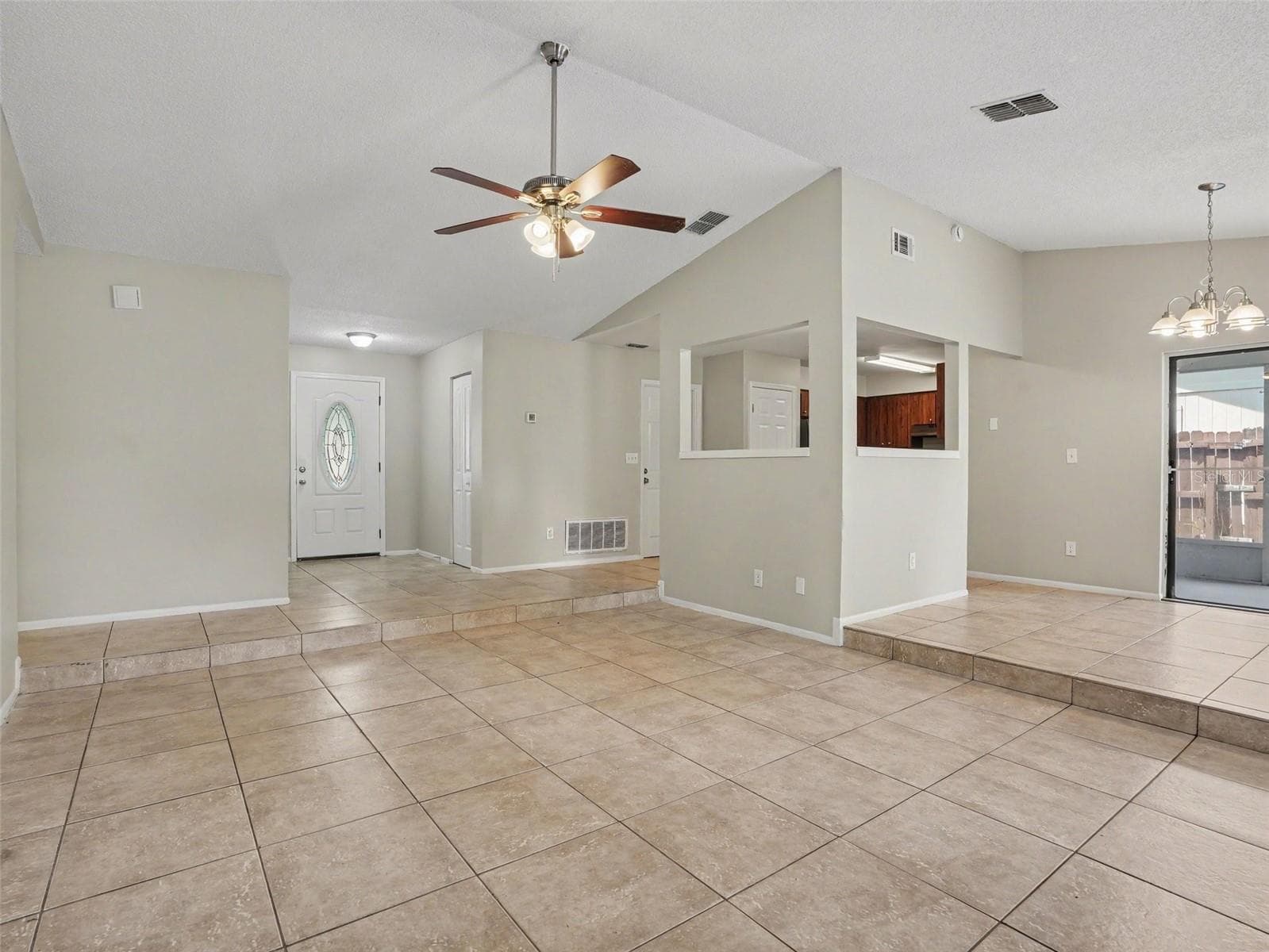Single Family Residence at 3329 FOX RIDGE DR, WINTER HAVEN, photo 2 of 20