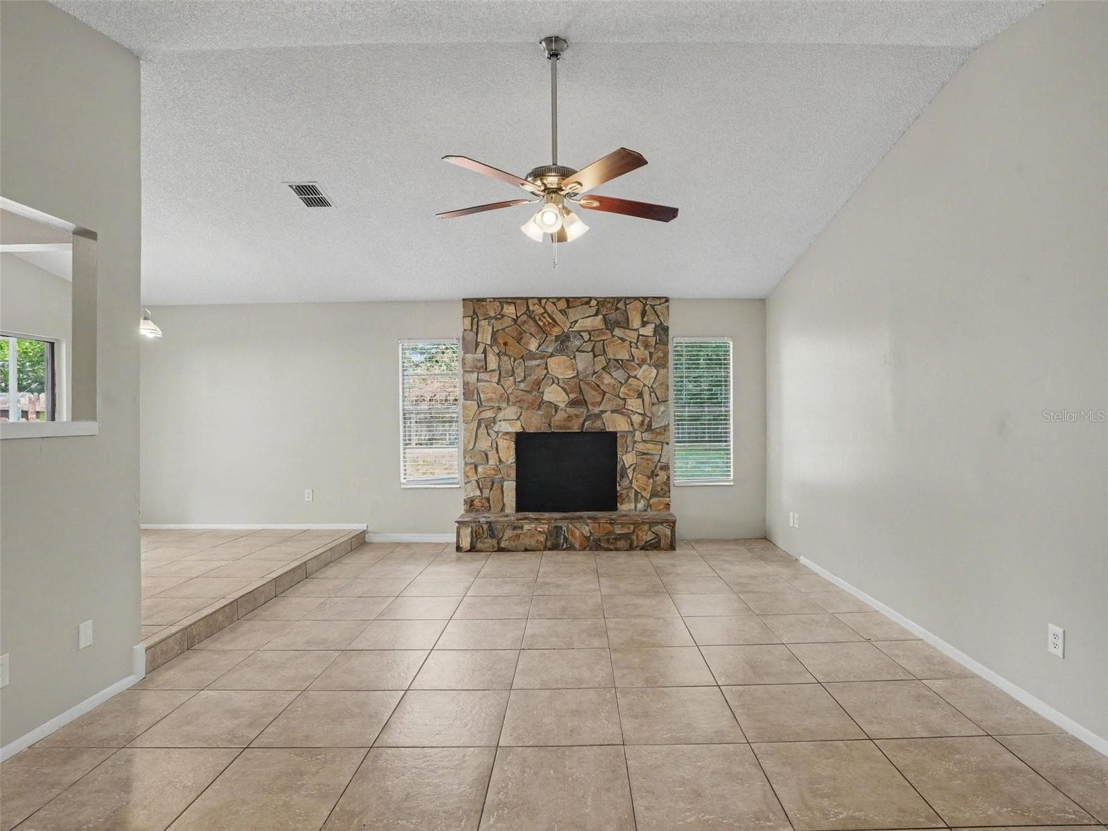 Single Family Residence at 3329 FOX RIDGE DR, WINTER HAVEN, photo 4 of 20