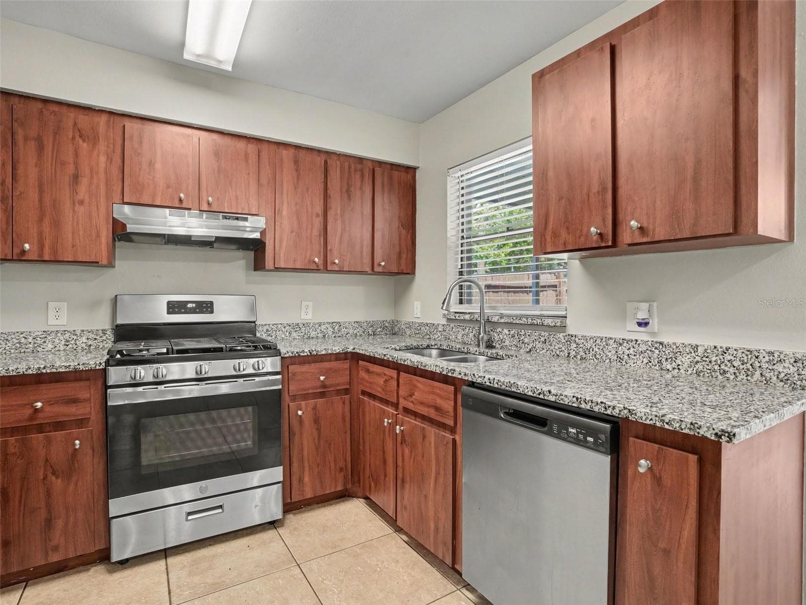 Single Family Residence at 3329 FOX RIDGE DR, WINTER HAVEN, photo 8 of 20
