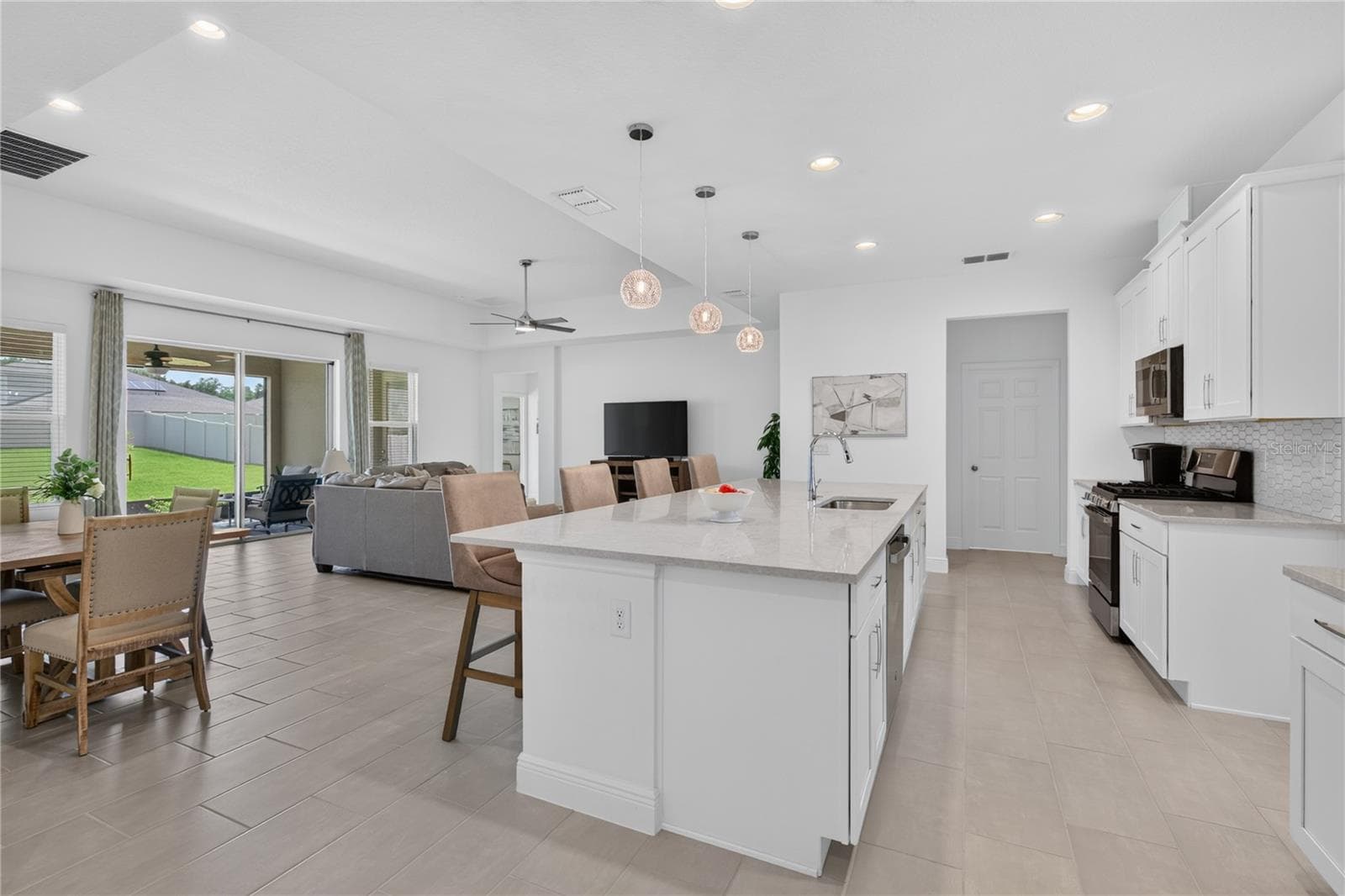 Single Family Residence at 4937 GOLDEN ZENITH WAY, MOUNT DORA, photo 6 of 53