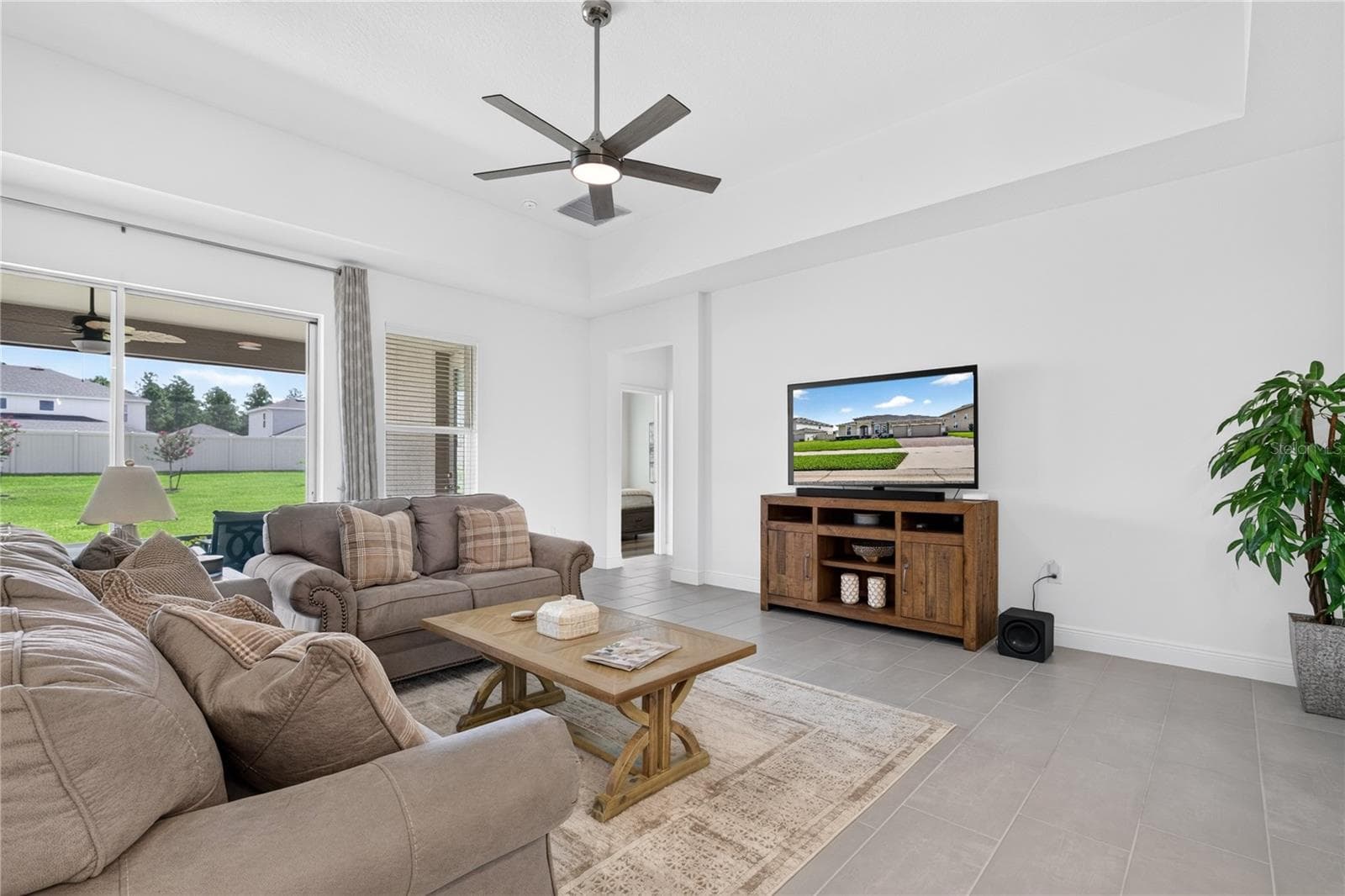 Single Family Residence at 4937 GOLDEN ZENITH WAY, MOUNT DORA, photo 12 of 53