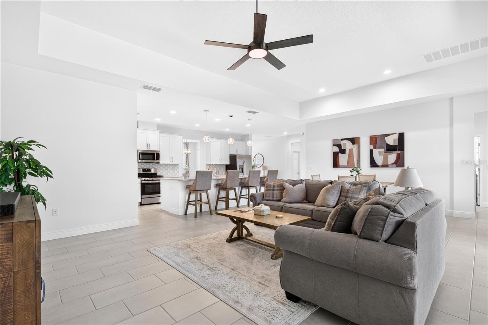 Single Family Residence at 4937 GOLDEN ZENITH WAY, MOUNT DORA, photo 14 of 53