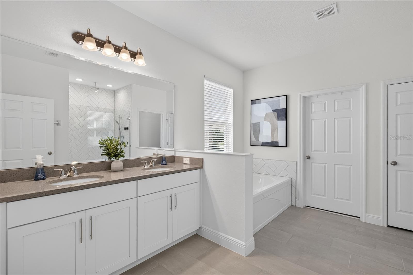 Single Family Residence at 4937 GOLDEN ZENITH WAY, MOUNT DORA, photo 17 of 53