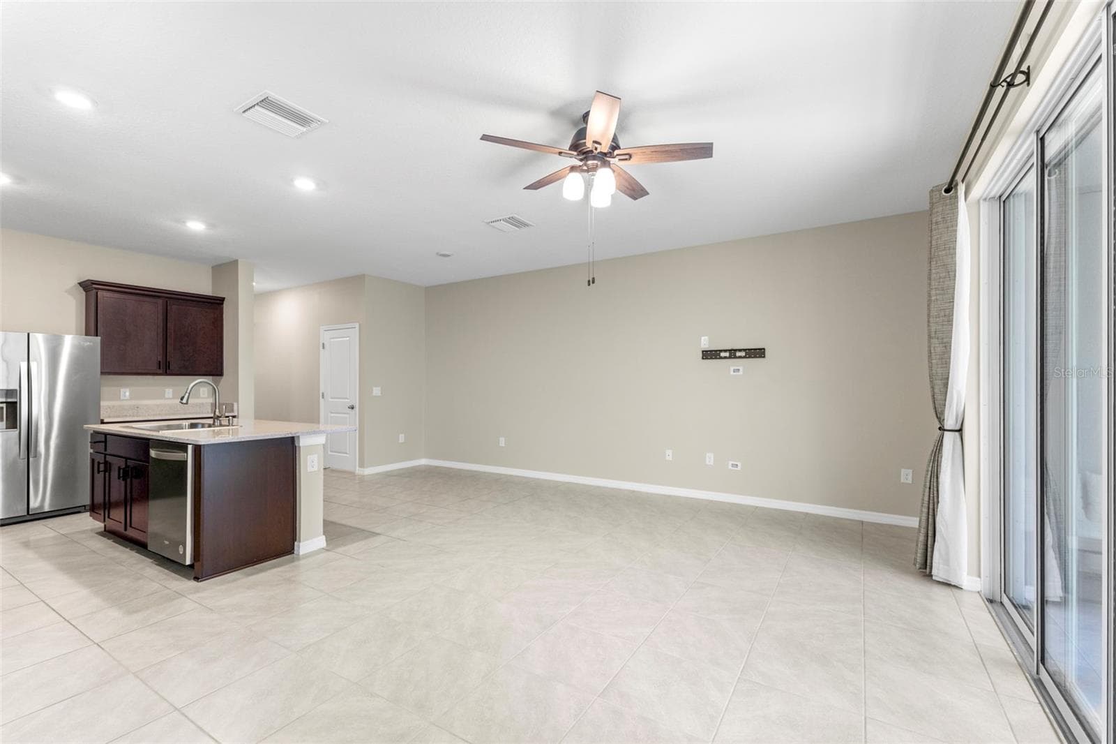Townhouse at 2908 EVERGREEN ELM PASS, WESLEY CHAPEL, photo 6 of 35