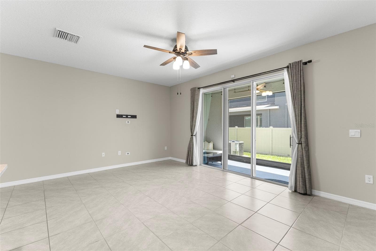 Townhouse at 2908 EVERGREEN ELM PASS, WESLEY CHAPEL, photo 7 of 35