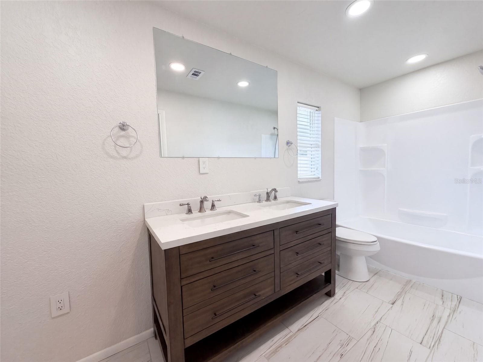 Single Family Residence at 124 SAN BENITO AVE, NORTH PORT, photo 2 of 23