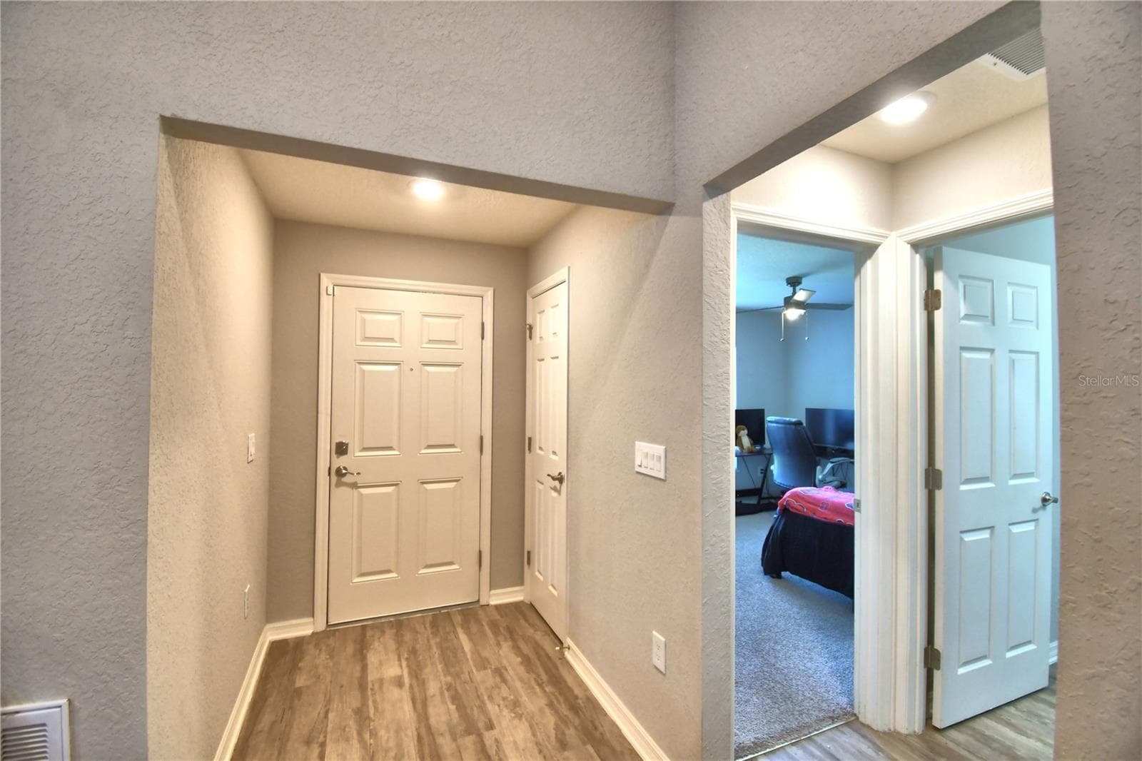 Single Family Residence at 1390 MEZZAVALLE WAY, AUBURNDALE, photo 3 of 64