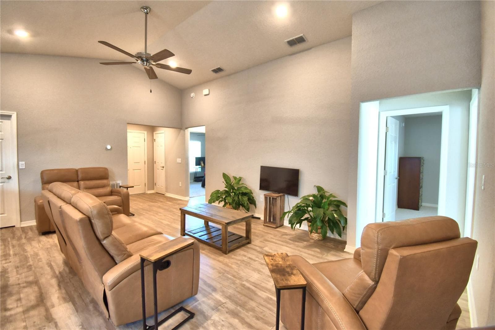 Single Family Residence at 1390 MEZZAVALLE WAY, AUBURNDALE, photo 7 of 64