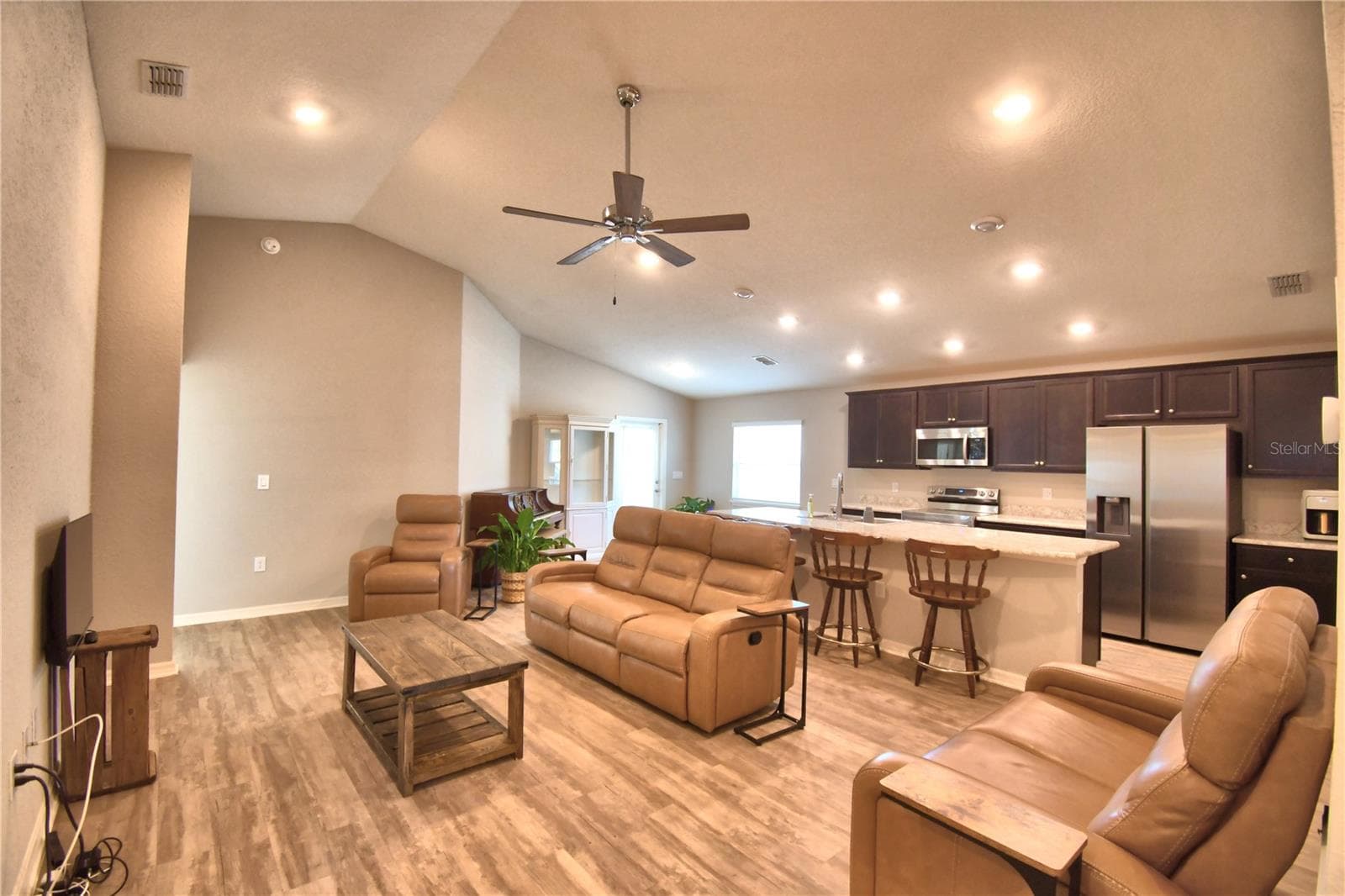 Single Family Residence at 1390 MEZZAVALLE WAY, AUBURNDALE, photo 8 of 64