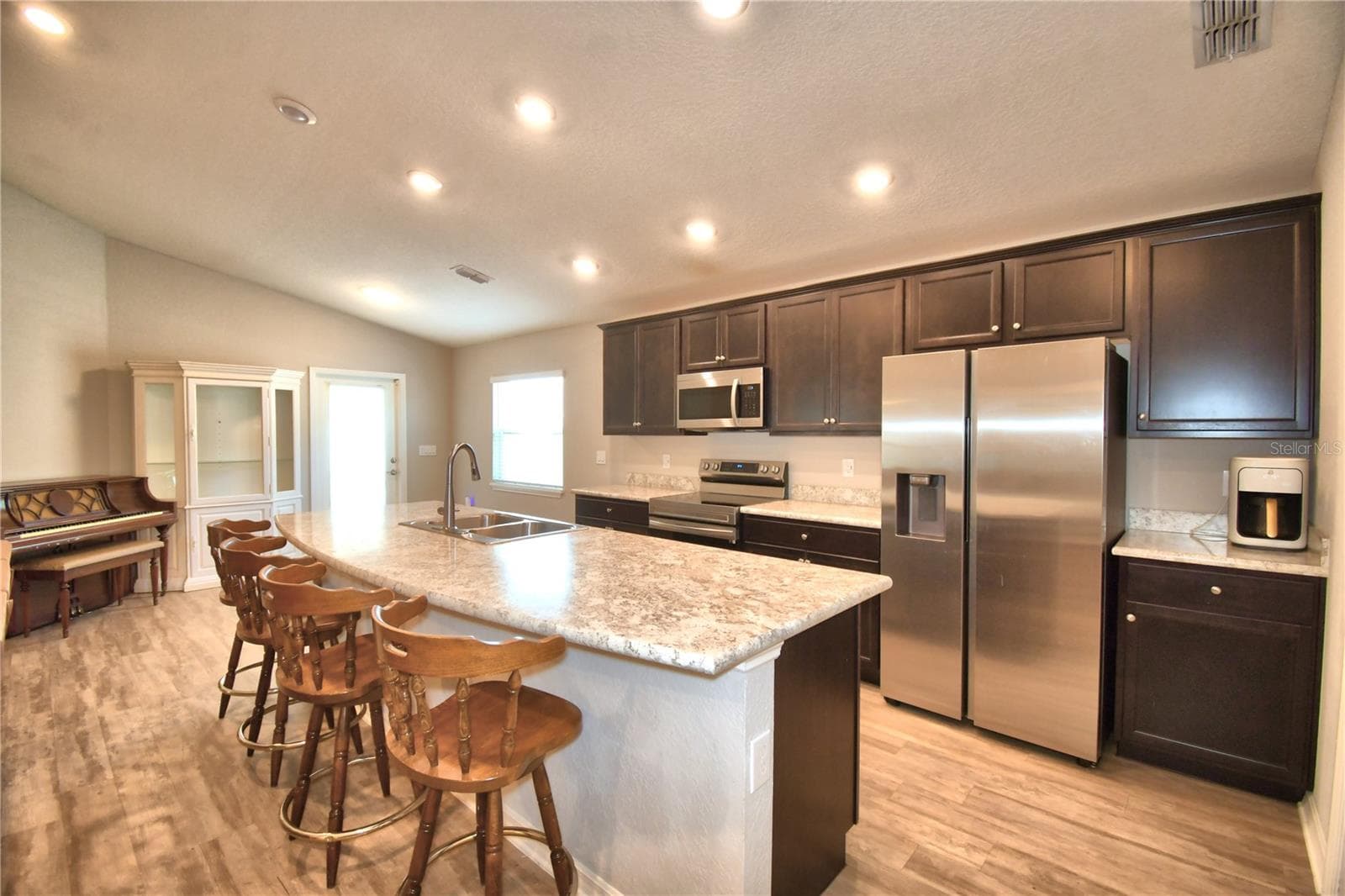 Single Family Residence at 1390 MEZZAVALLE WAY, AUBURNDALE, photo 13 of 64