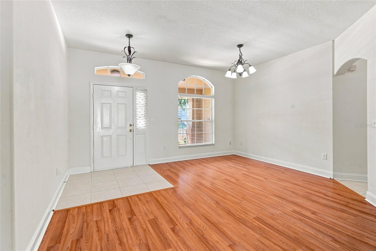 Foyer/Dining Room - 30501 IVERSON DR, WESLEY CHAPEL