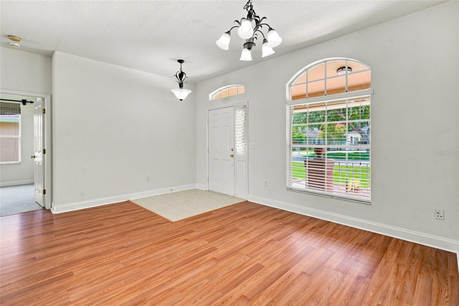 Foyer/Dining Room - 30501 IVERSON DR, WESLEY CHAPEL